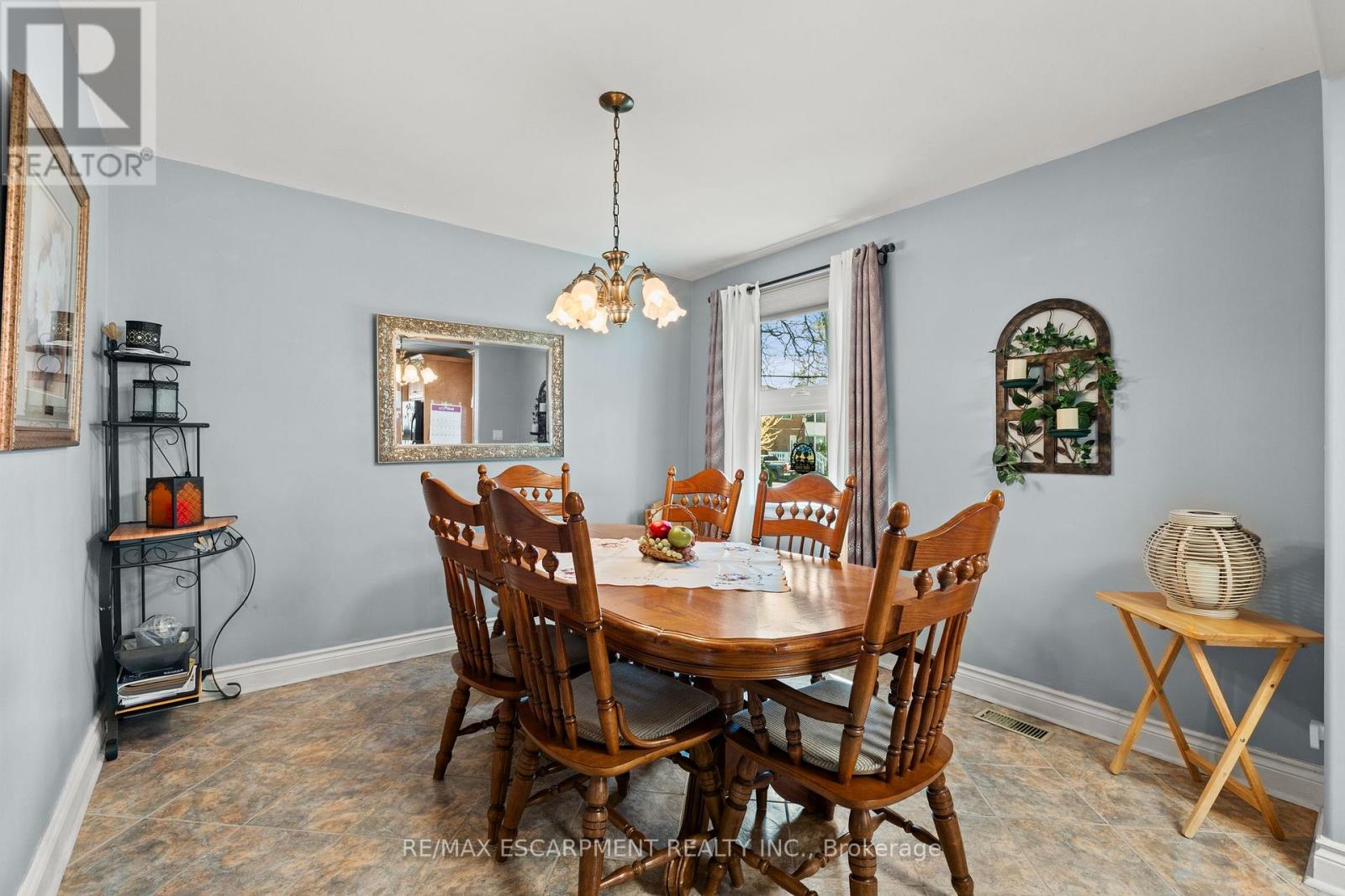 22 Dundonald Avenue, Hamilton, Ontario  L8K 4Z9 - Photo 15 - X13096172