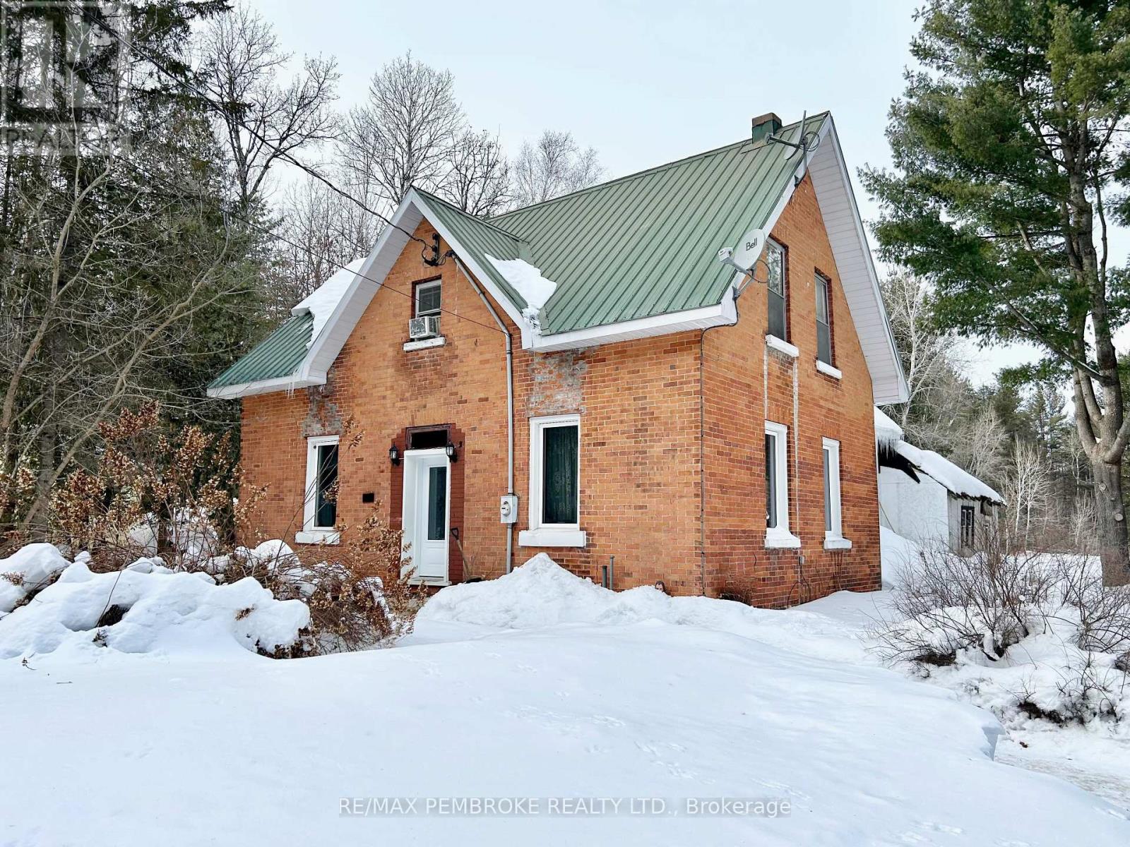 476 AIRPORT ROAD, Petawawa, Ontario