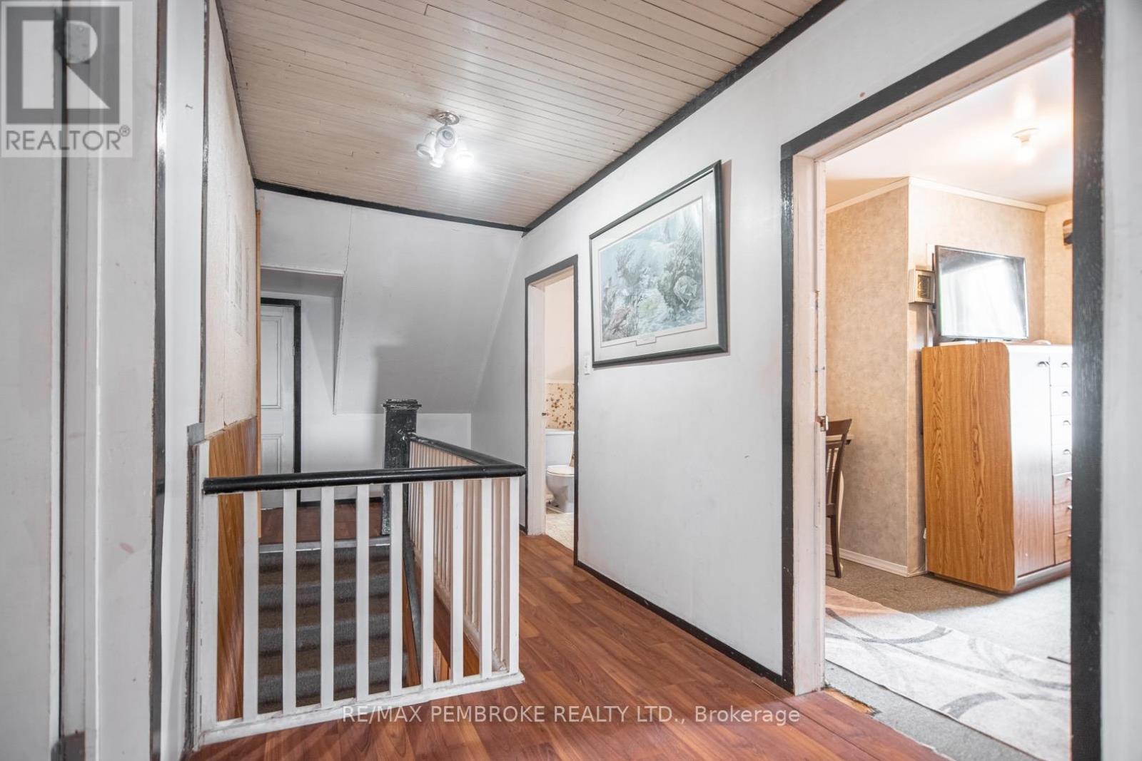 476 Airport Road, Petawawa, Ontario  K8A 6W7 - Photo 5 - X12799856