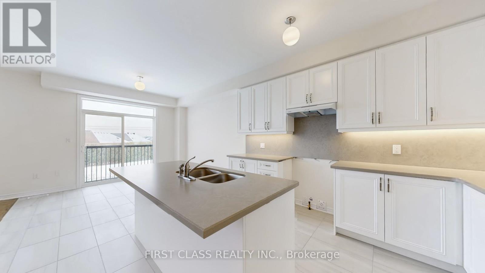 9 Percheron Court, Markham, Ontario  L6C 3T5 - Photo 9 - N12603730