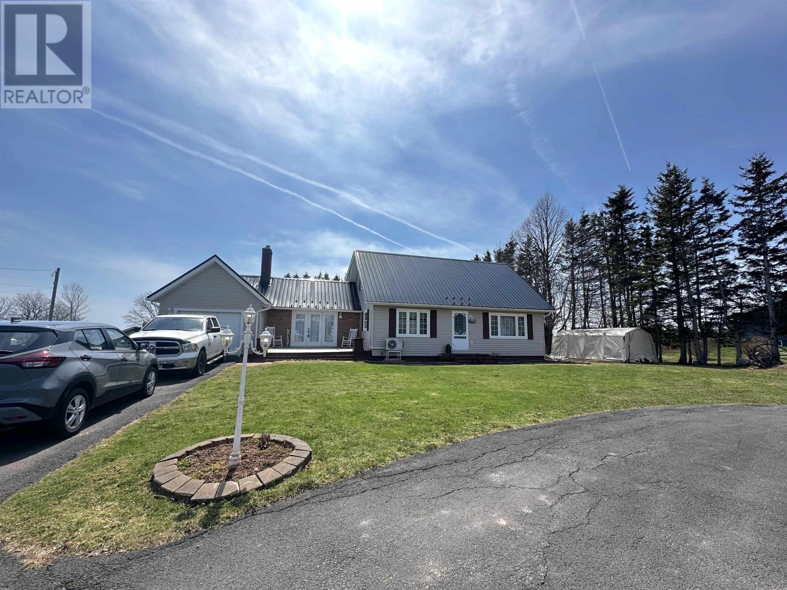 467 Route 2, Souris West, Prince Edward Island  C0A 2B0 - Photo 2 - 202602700