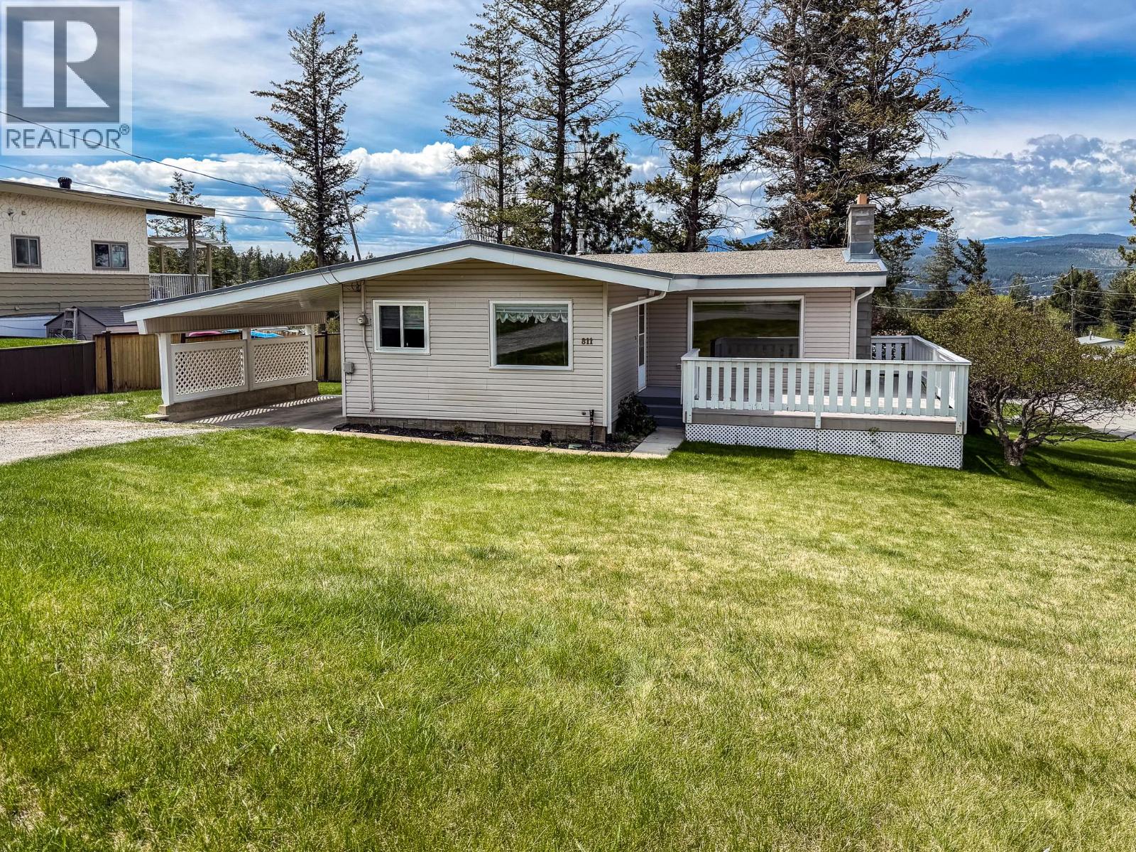 811 28th Avenue S, Cranbrook, British Columbia  V1C 3C8 - Photo 1 - 10386460