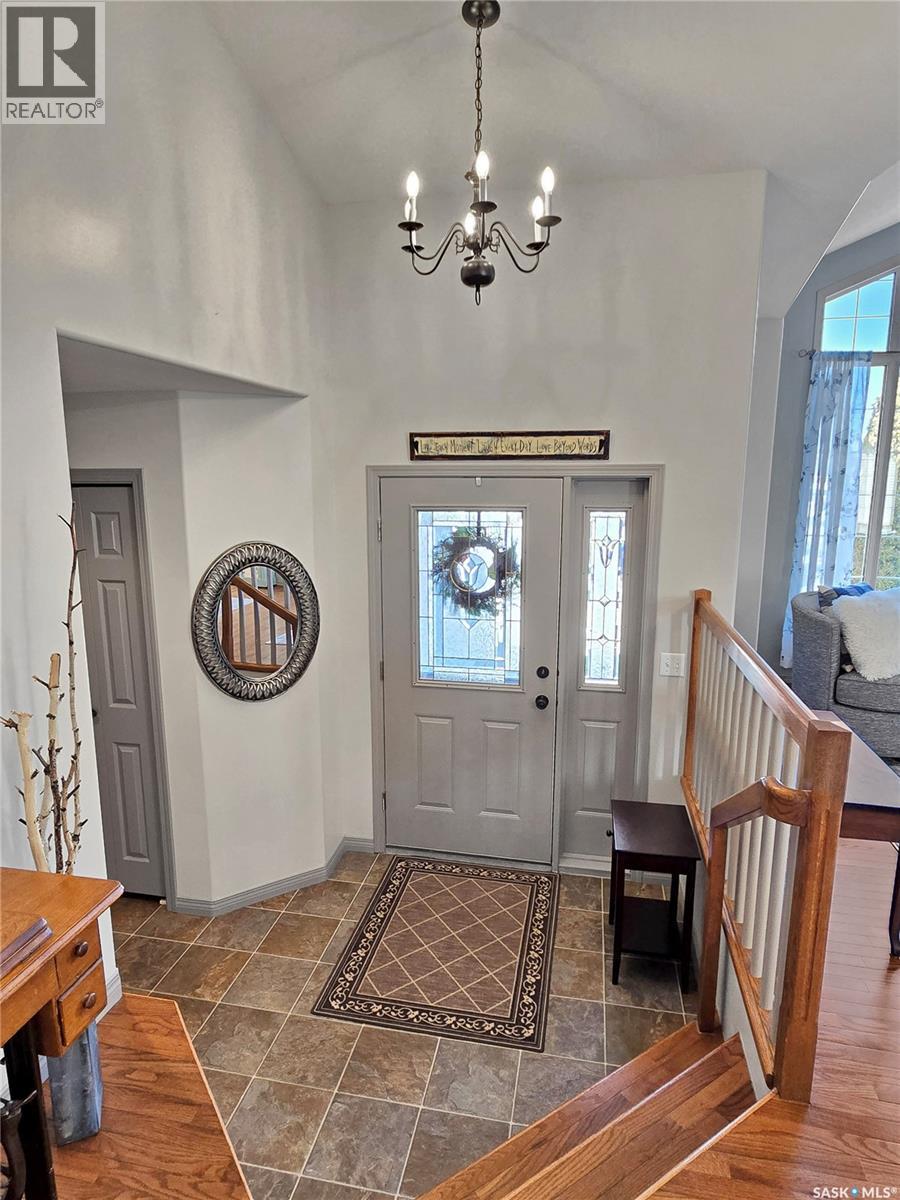 114 Woods Court, Saskatoon, Saskatchewan  S7N 4M2 - Photo 3 - SK035042