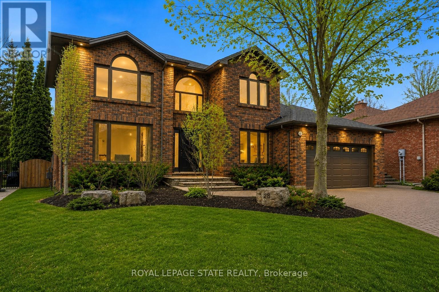 28 DEERVIEW AVENUE, Hamilton, Ontario