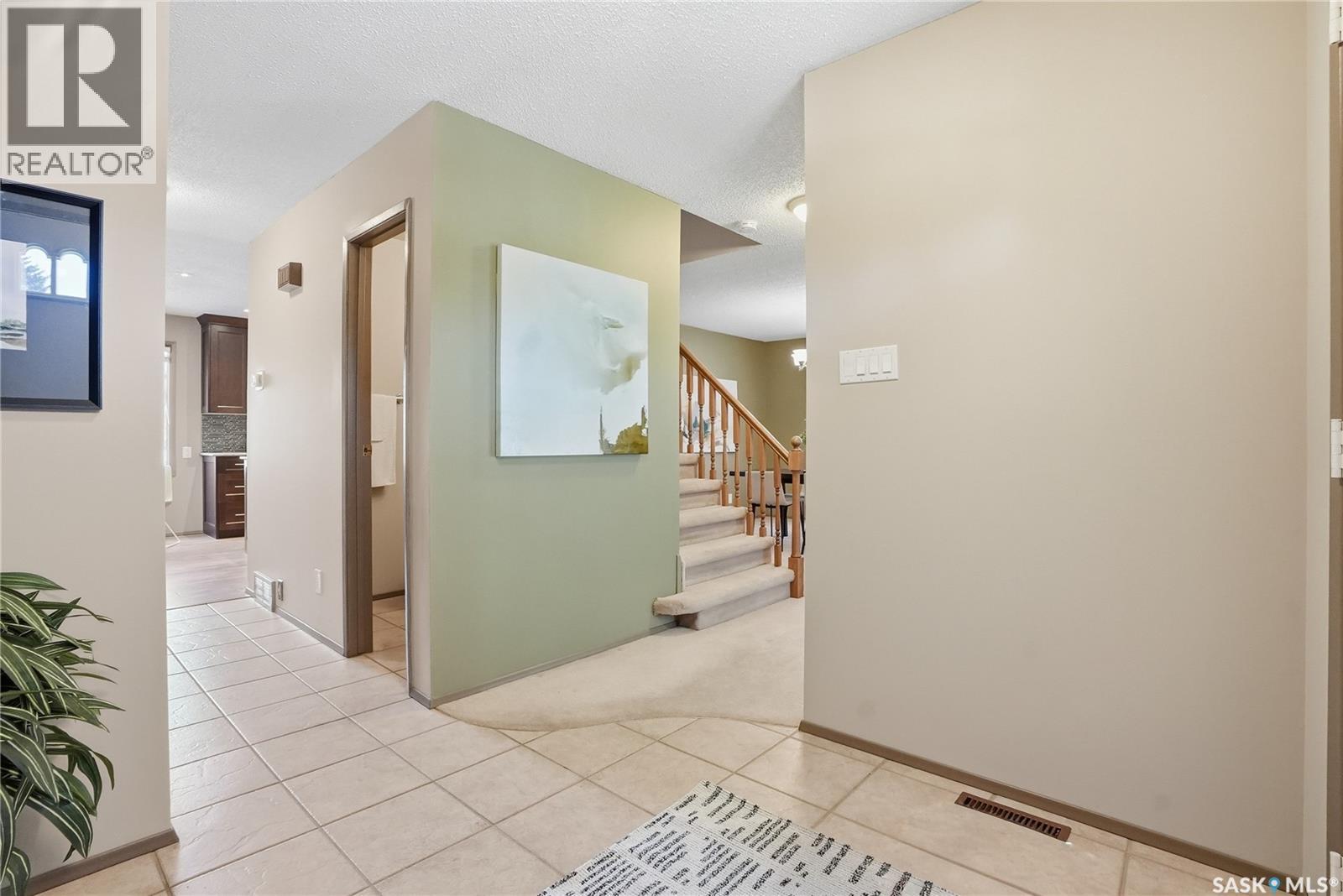 238 Haight Place, Saskatoon, Saskatchewan  S7H 4W2 - Photo 2 - SK035177