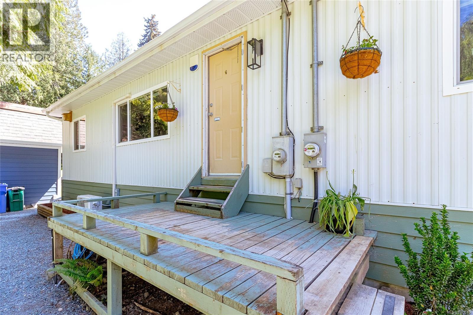 3662 Telegraph Rd, Cobble Hill, British Columbia  V0R 1L4 - Photo 3 - 1035043