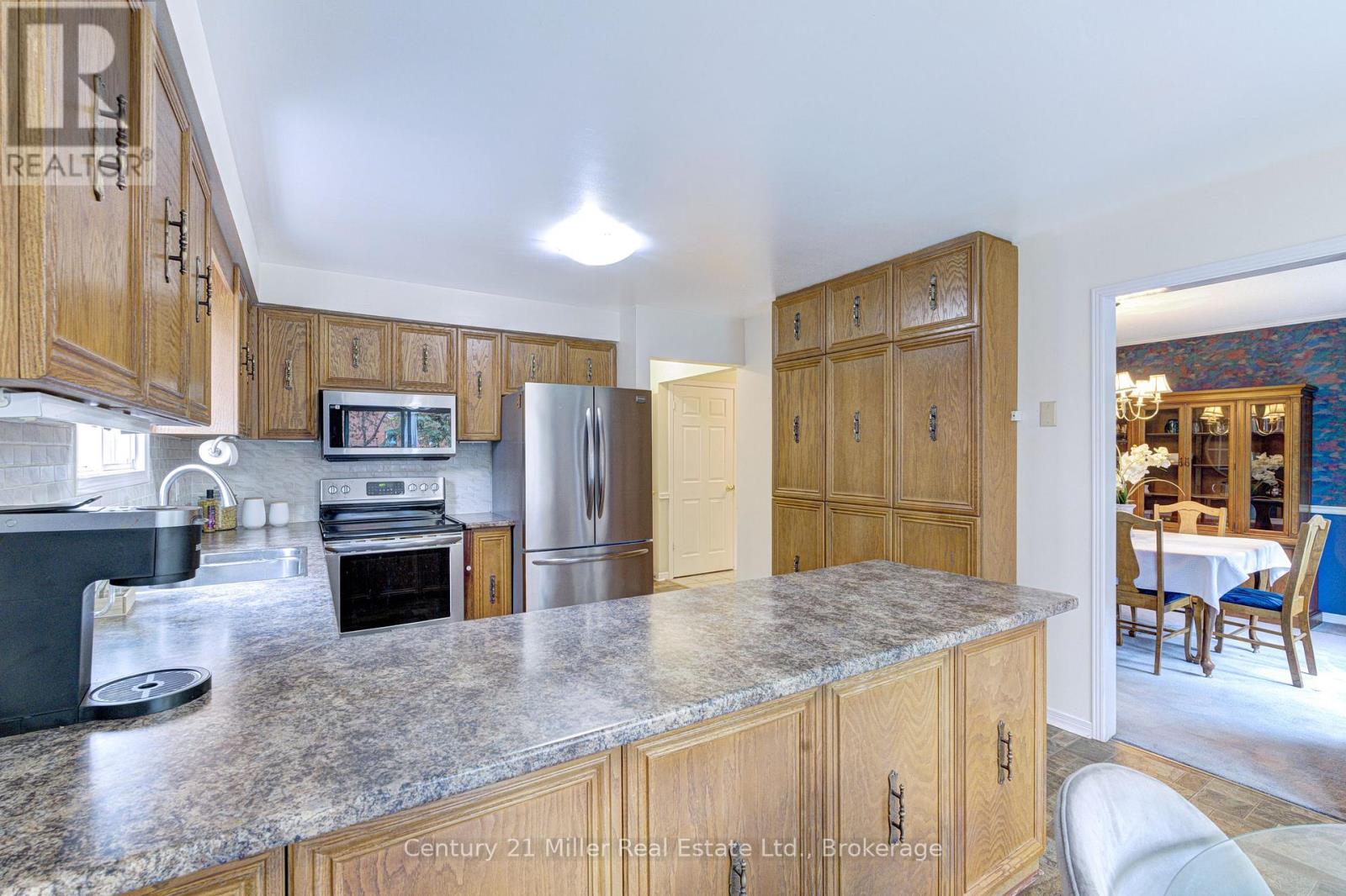 2046 Oxford Avenue, Oakville, Ontario  L6H 4K7 - Photo 17 - W13096620