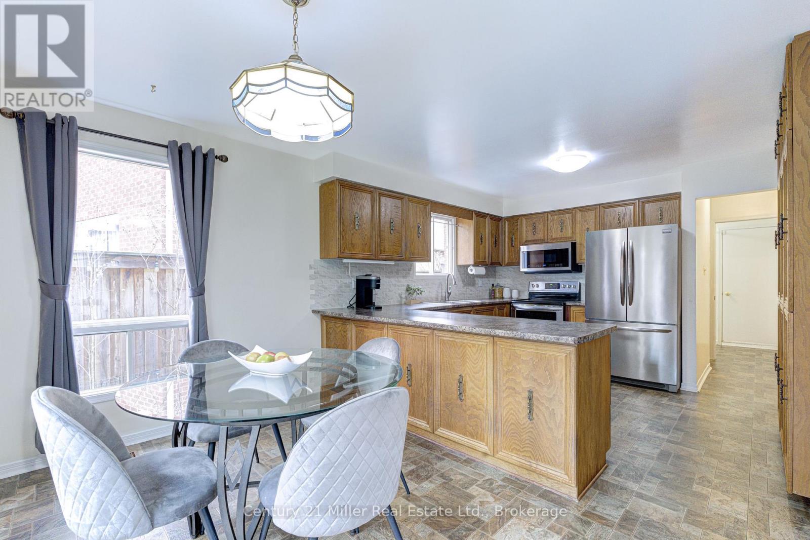 2046 Oxford Avenue, Oakville, Ontario  L6H 4K7 - Photo 18 - W13096620