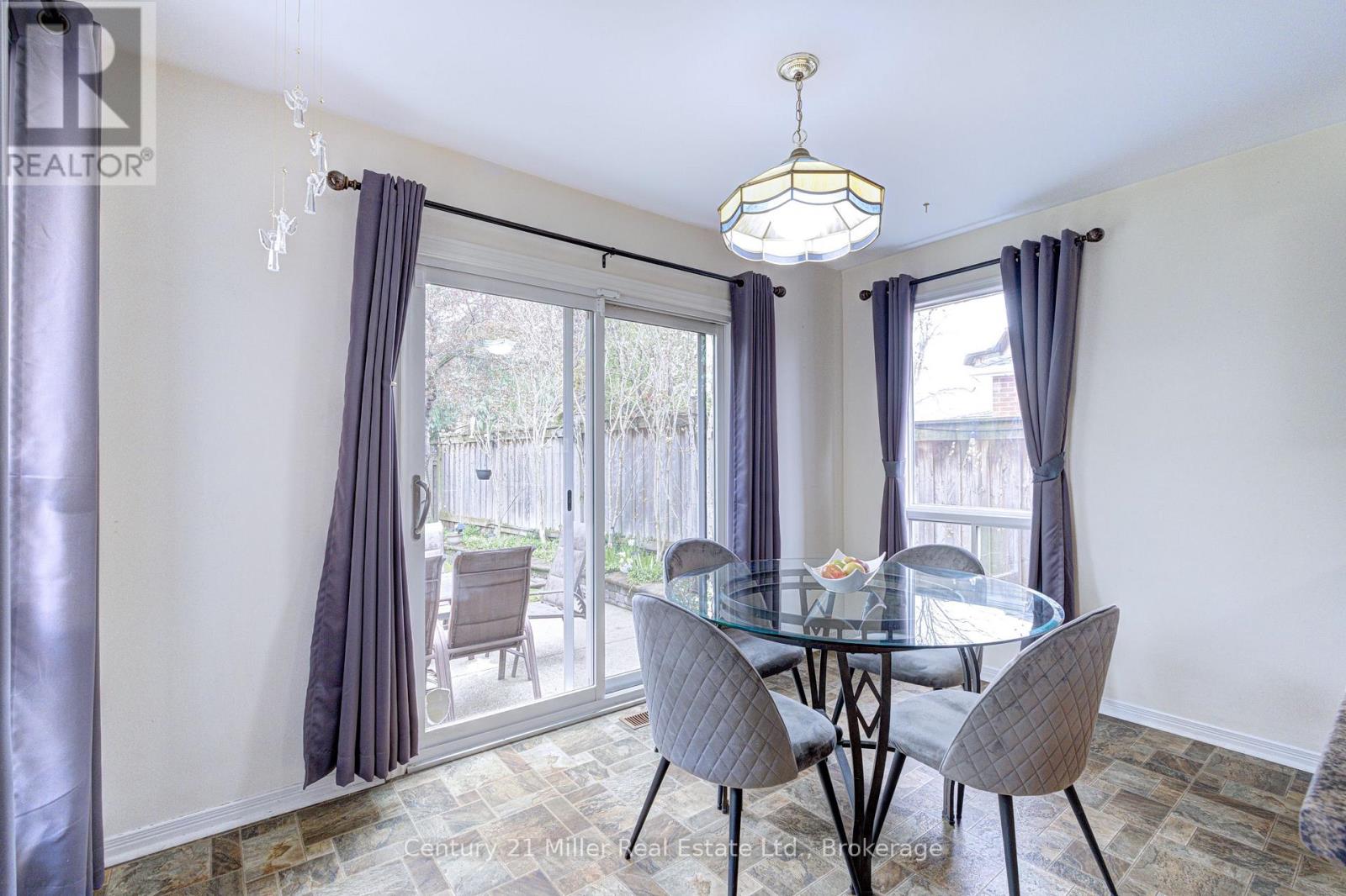 2046 Oxford Avenue, Oakville, Ontario  L6H 4K7 - Photo 19 - W13096620