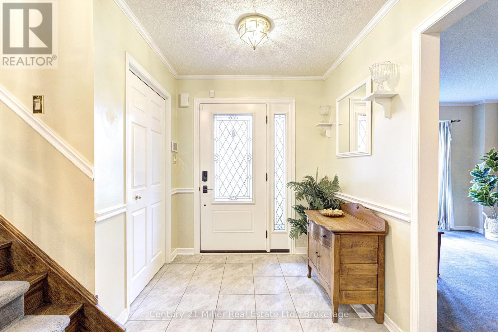 2046 Oxford Avenue, Oakville, Ontario  L6H 4K7 - Photo 3 - W13096620