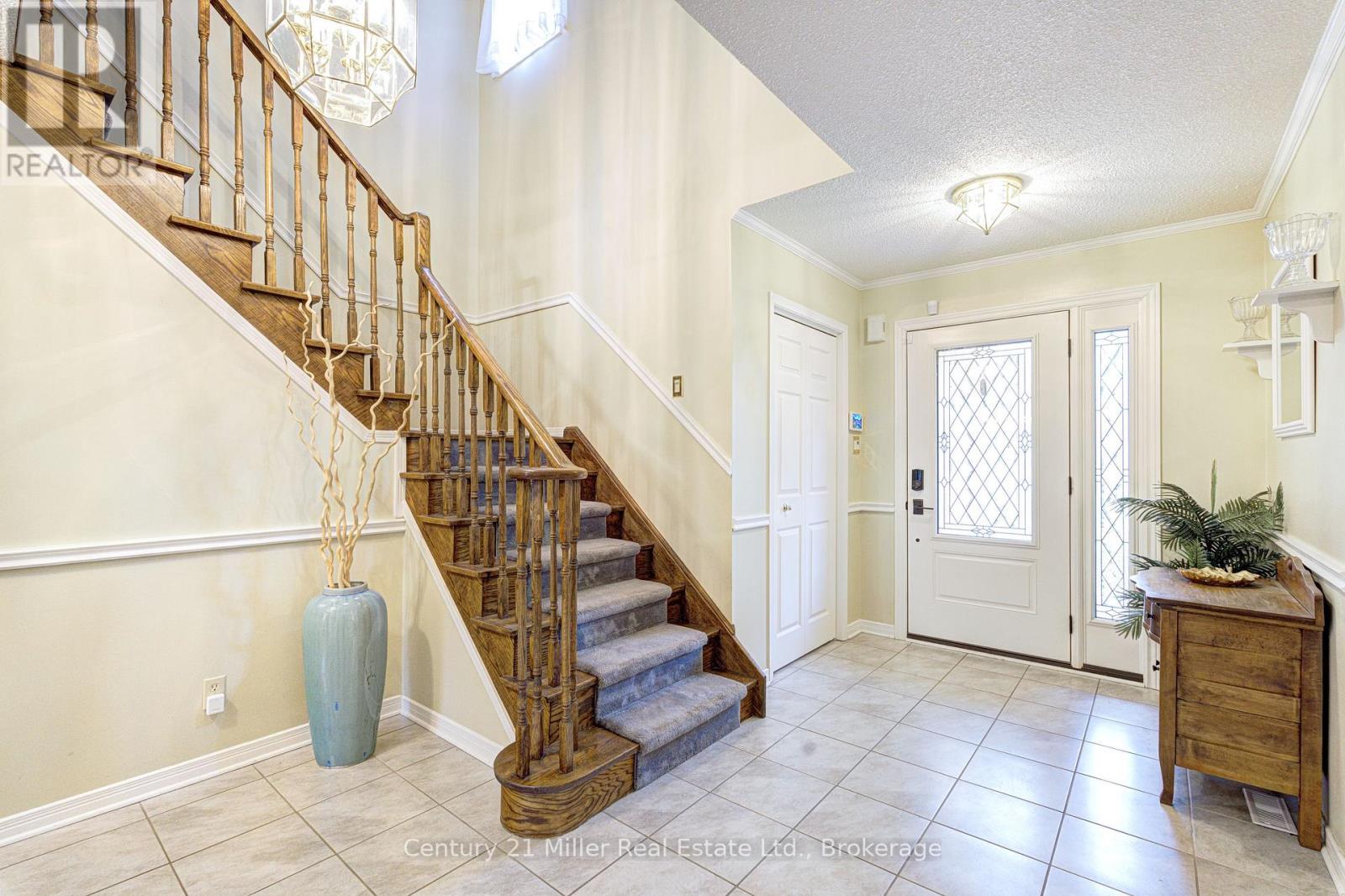 2046 Oxford Avenue, Oakville, Ontario  L6H 4K7 - Photo 4 - W13096620