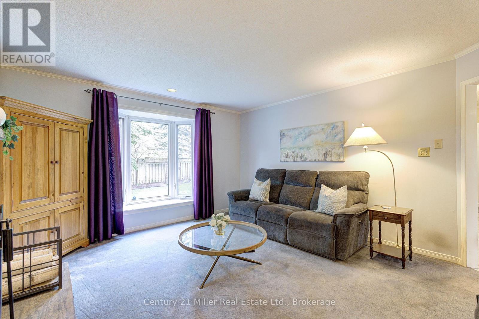 2046 Oxford Avenue, Oakville, Ontario  L6H 4K7 - Photo 9 - W13096620