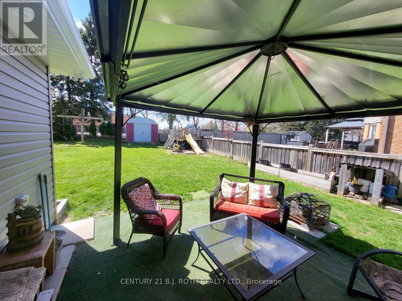 7 Fontaine Drive, Georgina, Ontario  L4P 3P2 - Photo 23 - N12839496