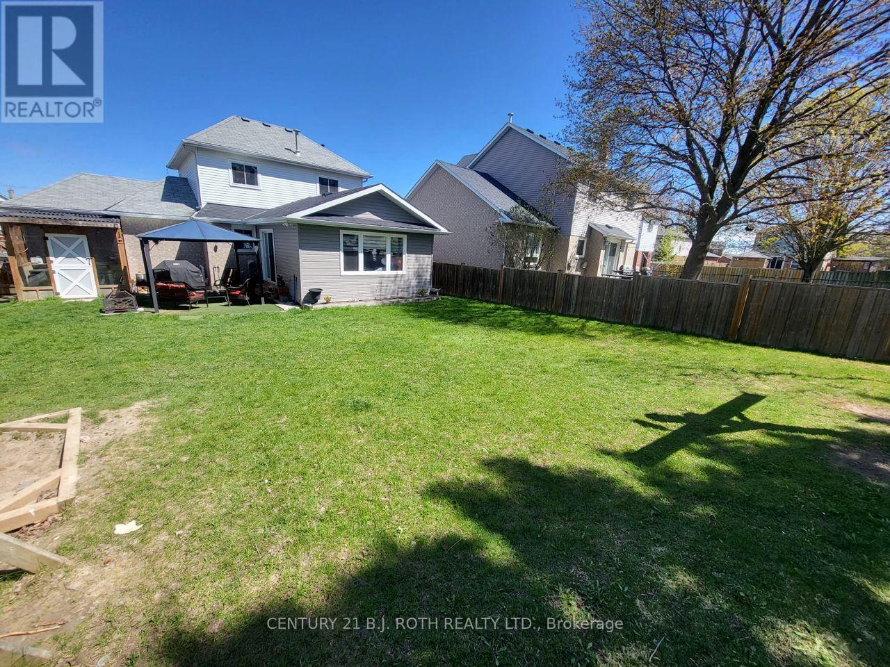 7 Fontaine Drive, Georgina, Ontario  L4P 3P2 - Photo 25 - N12839496