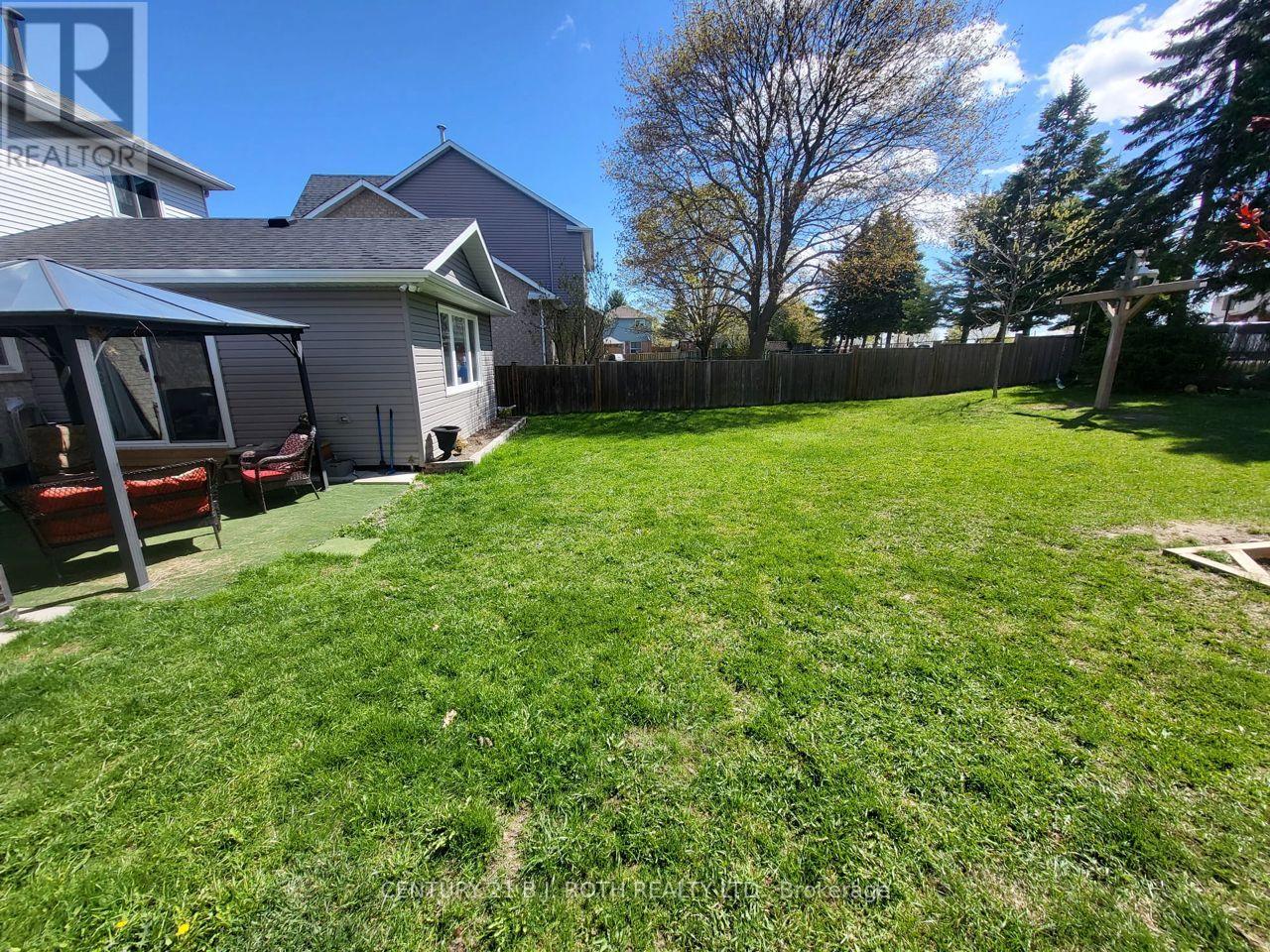 7 Fontaine Drive, Georgina, Ontario  L4P 3P2 - Photo 24 - N12839496
