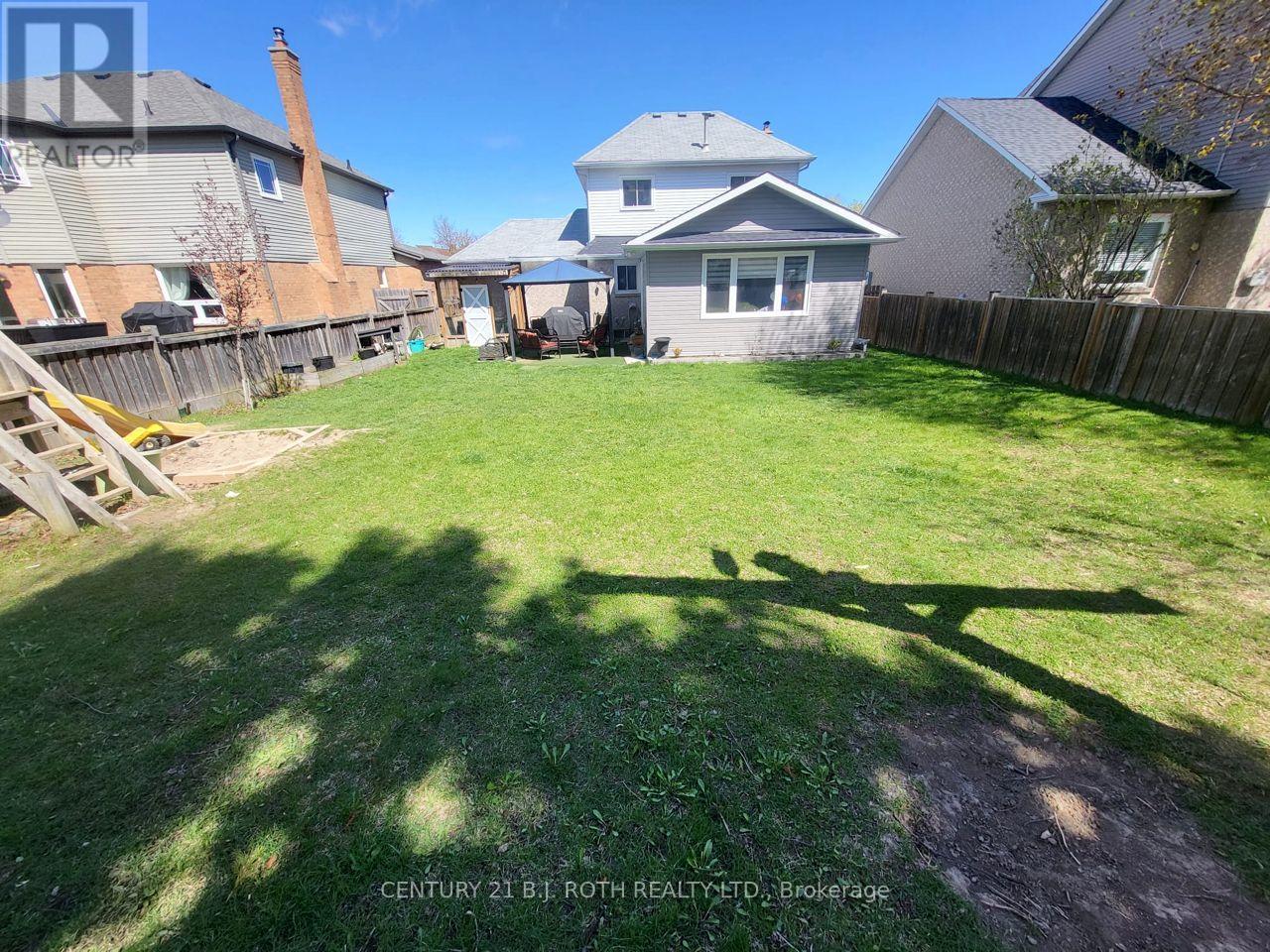 7 Fontaine Drive, Georgina, Ontario  L4P 3P2 - Photo 26 - N12839496
