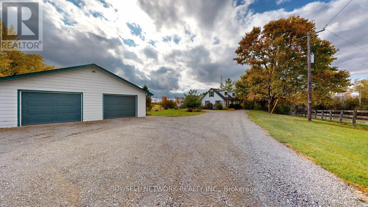 947 Division Road, Otonabee-South Monaghan, Ontario  K0L 2H0 - Photo 5 - X12479554