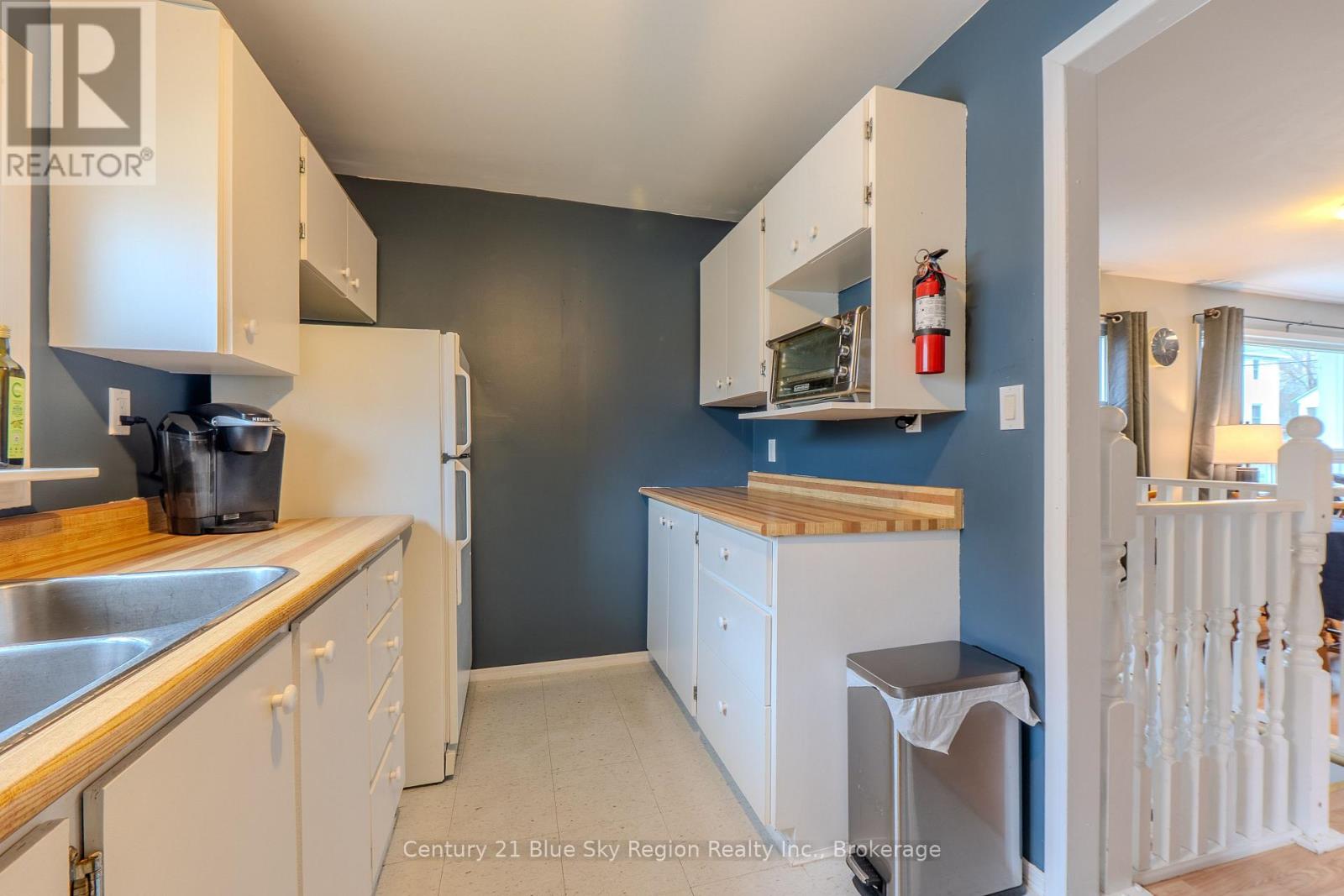 989 Ferguson Street, North Bay (Central), Ontario  P1B 1Y2 - Photo 4 - X13096434