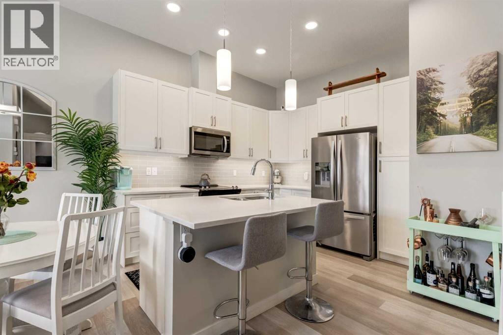 212 Crestbrook Common SW, Calgary, Alberta  T3B 6L1 - Photo 2 - A2308677