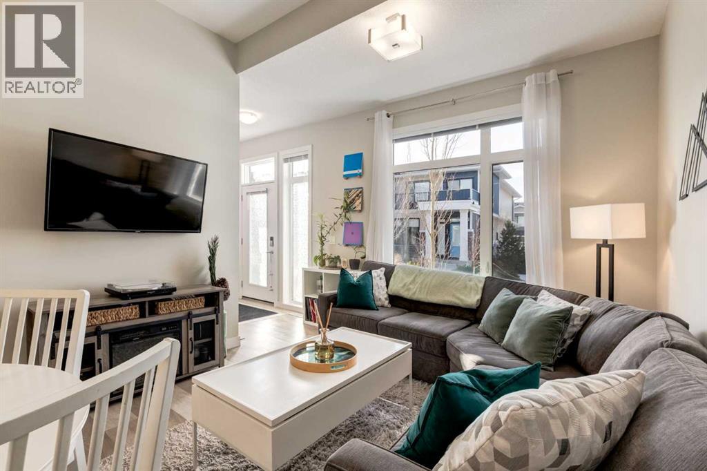 212 Crestbrook Common SW, Calgary, Alberta  T3B 6L1 - Photo 3 - A2308677