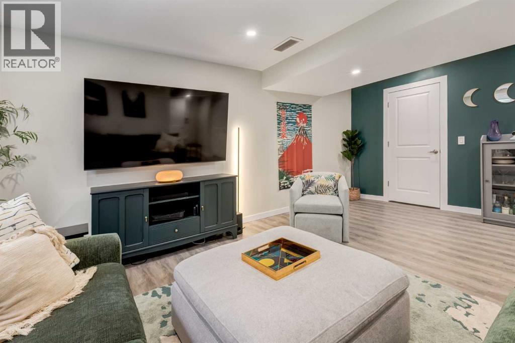 212 Crestbrook Common SW, Calgary, Alberta  T3B 6L1 - Photo 30 - A2308677