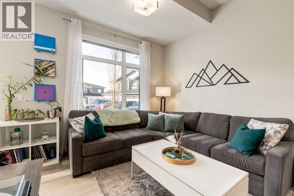 212 Crestbrook Common SW, Calgary, Alberta  T3B 6L1 - Photo 4 - A2308677