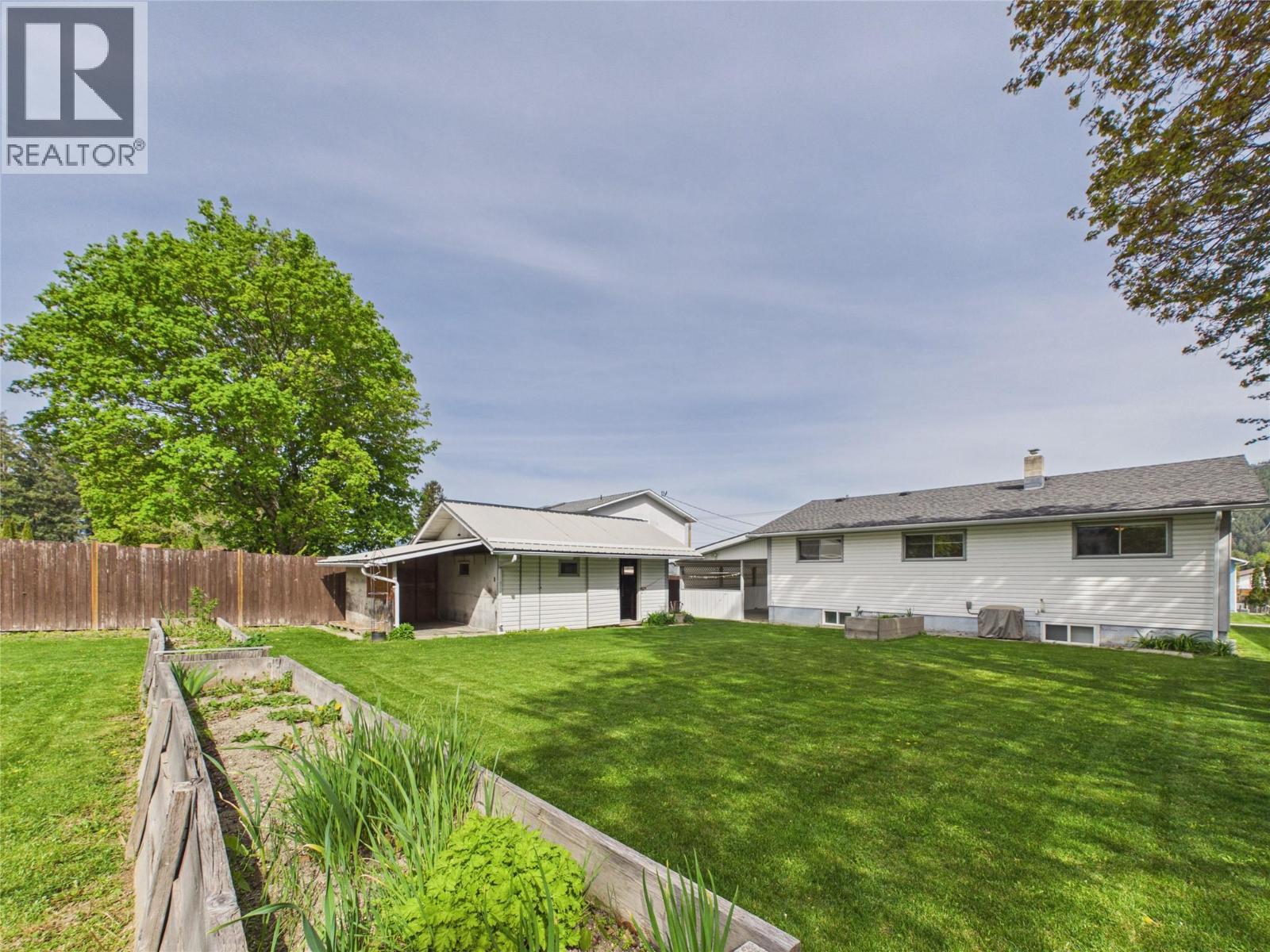 623 Devon Street, Creston, British Columbia  V0B 1G6 - Photo 32 - 10386396