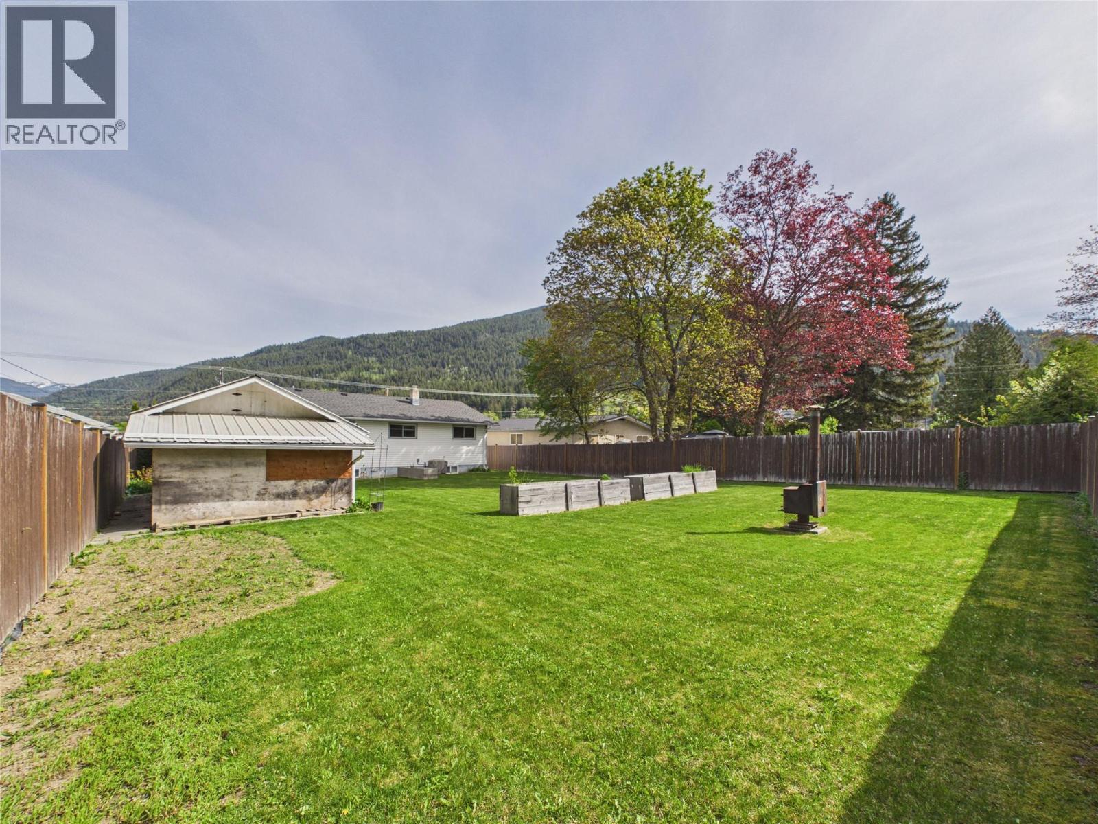 623 Devon Street, Creston, British Columbia  V0B 1G6 - Photo 38 - 10386396