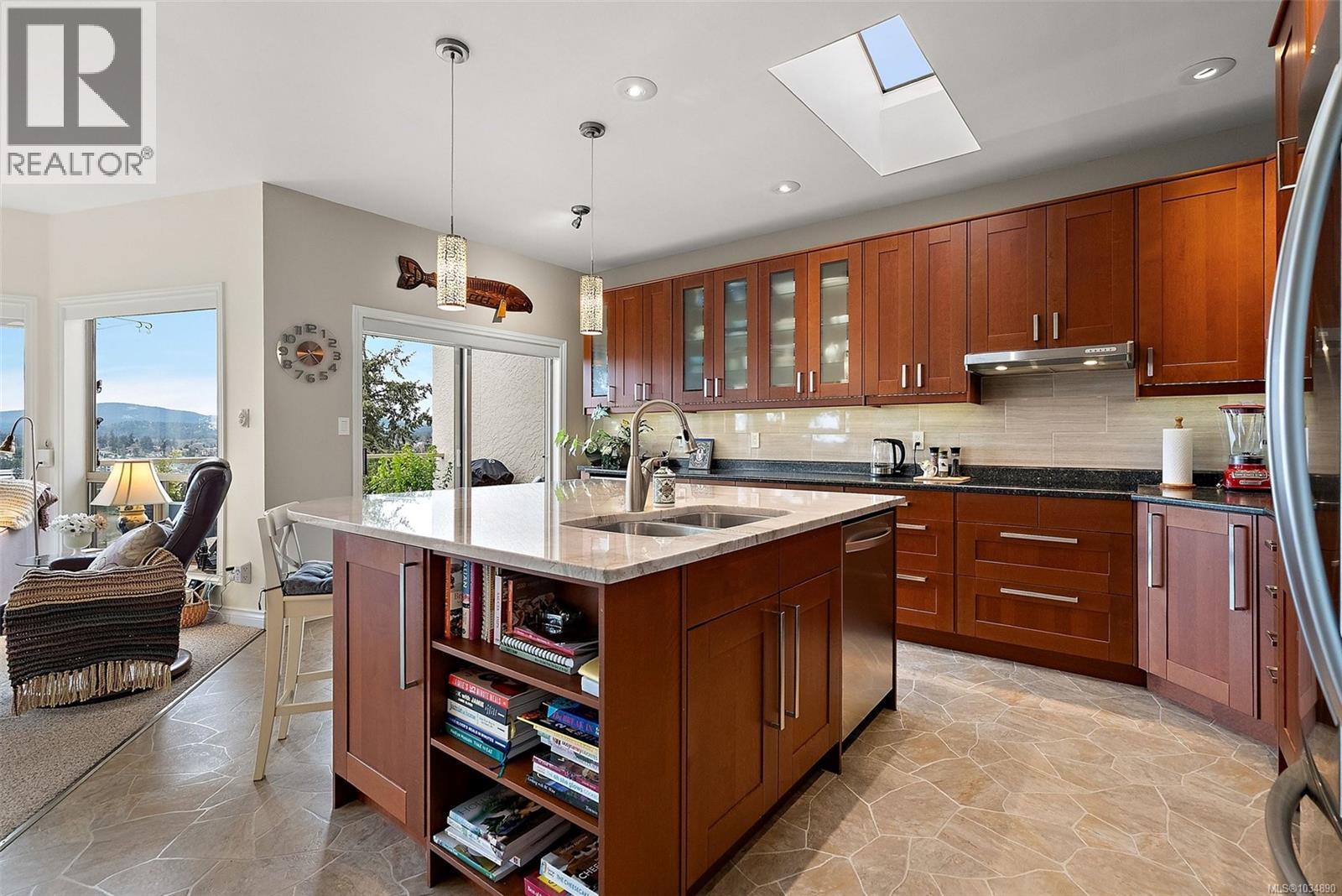 13 4300 Stoneywood Lane, Saanich, British Columbia  V8X 5A5 - Photo 7 - 1034890