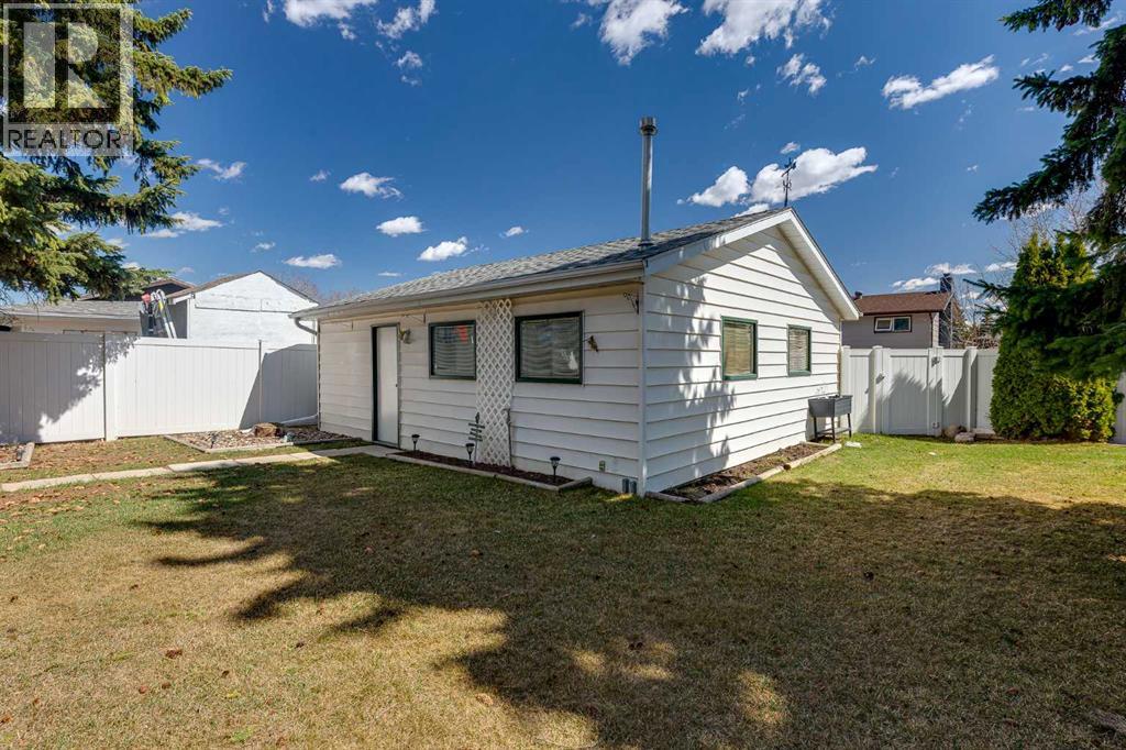 15 Newlands Avenue, Red Deer, Alberta  T4P 1Z8 - Photo 29 - A2307388