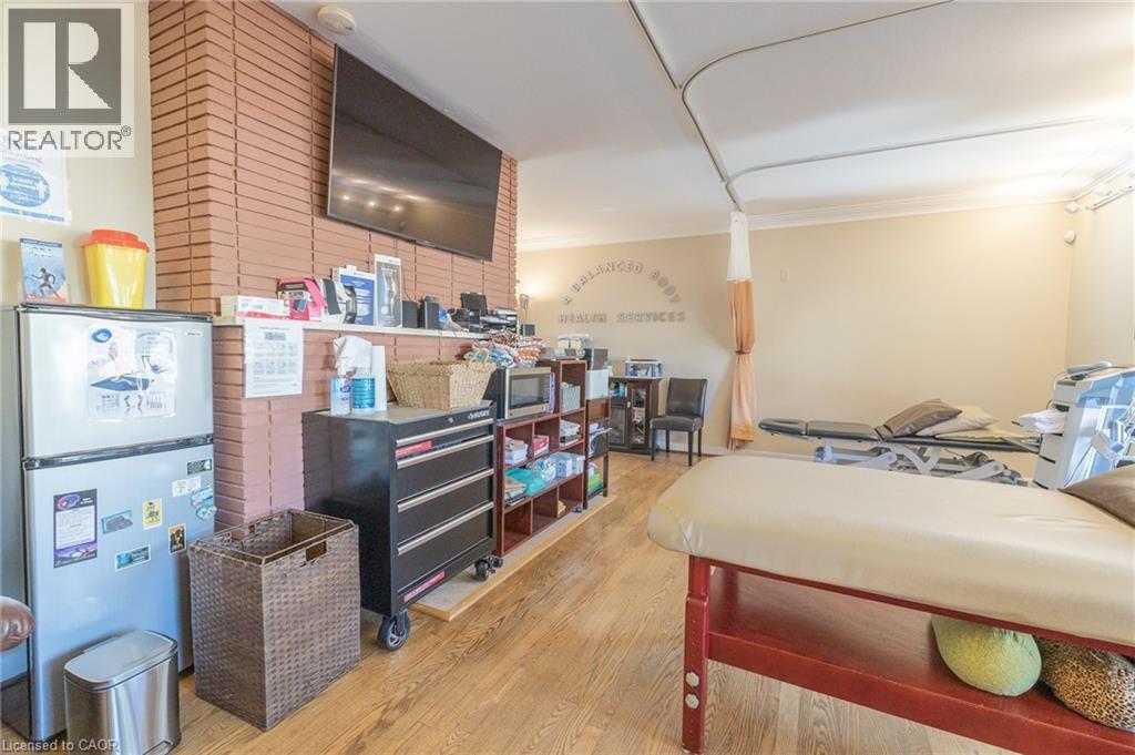 11 Belmont Avenue W, Kitchener, Ontario  N2M 1L2 - Photo 8 - 40827131