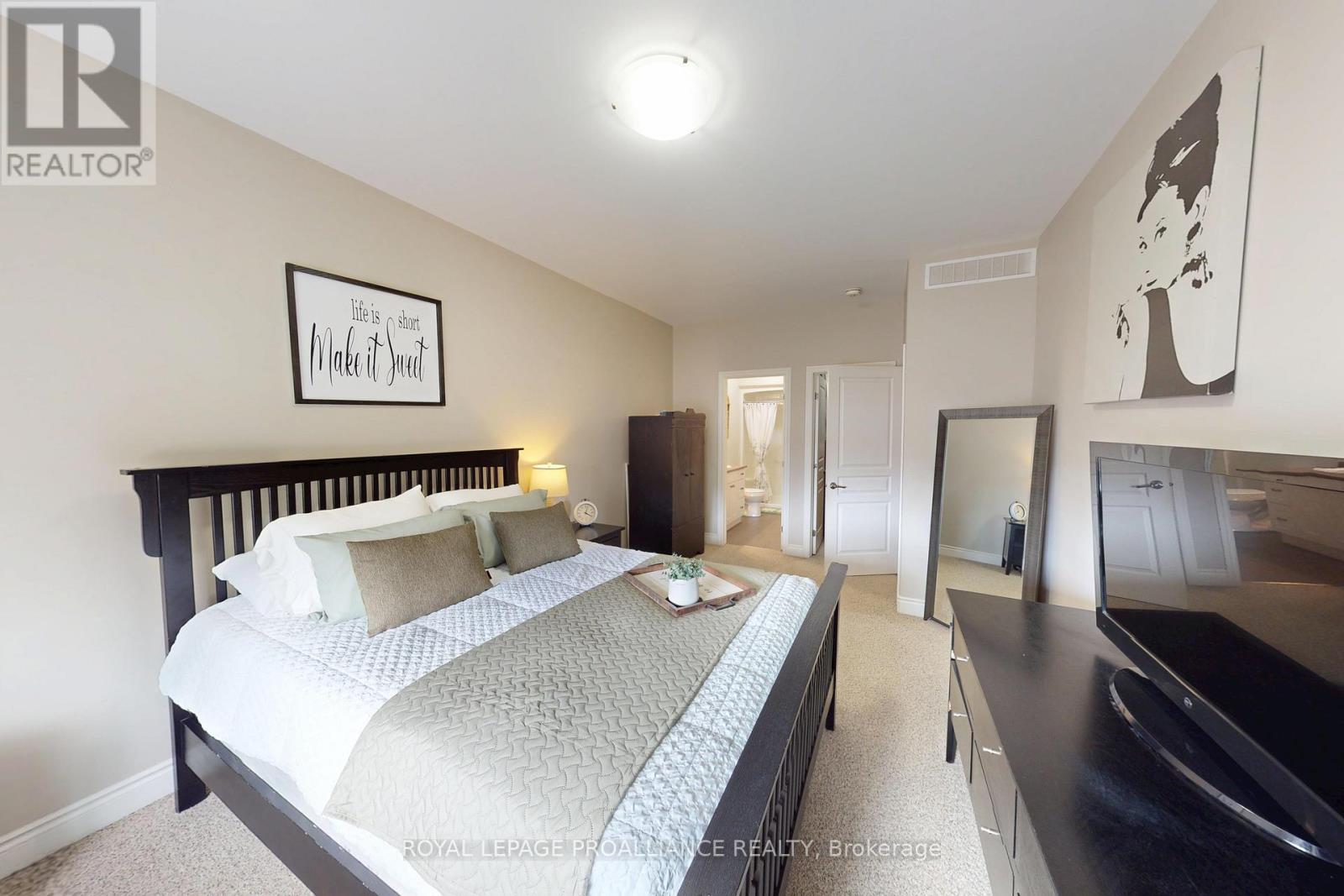 23 Ledgerock Court, Quinte West, Ontario  K8R 0A1 - Photo 11 - X13096442