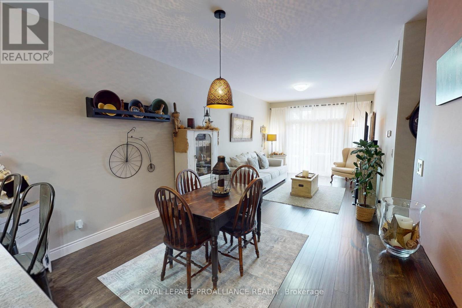 23 Ledgerock Court, Quinte West, Ontario  K8R 0A1 - Photo 4 - X13096442
