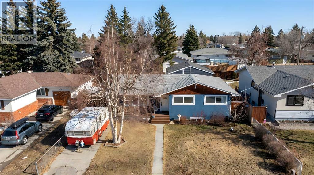 32 Sinclair Crescent SW, Calgary, Alberta  T2W 0L7 - Photo 3 - A2284512