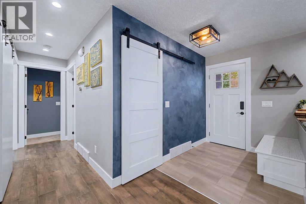 32 Sinclair Crescent SW, Calgary, Alberta  T2W 0L7 - Photo 6 - A2284512