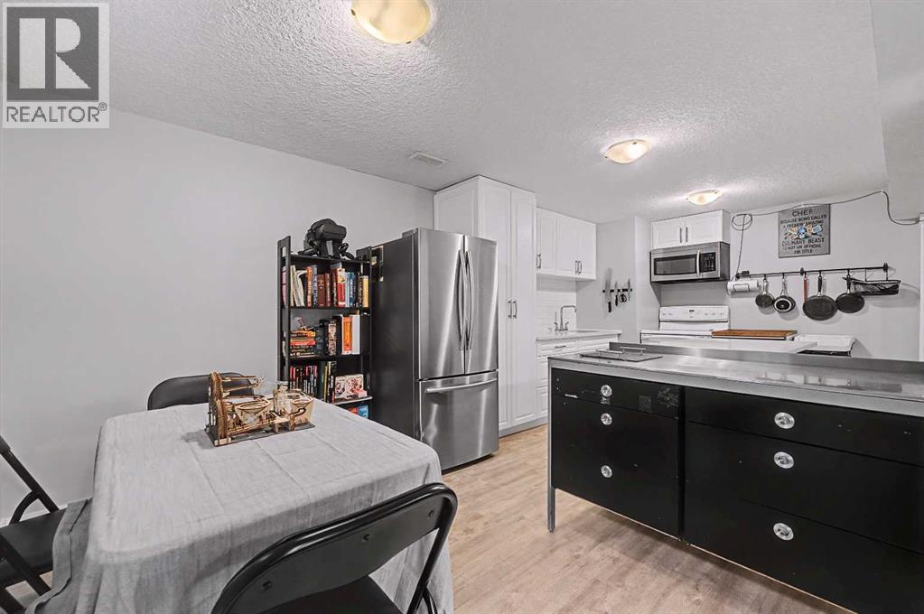 32 Sinclair Crescent SW, Calgary, Alberta  T2W 0L7 - Photo 32 - A2284512