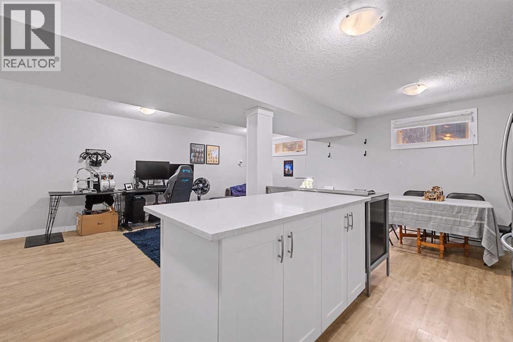32 Sinclair Crescent SW, Calgary, Alberta  T2W 0L7 - Photo 30 - A2284512