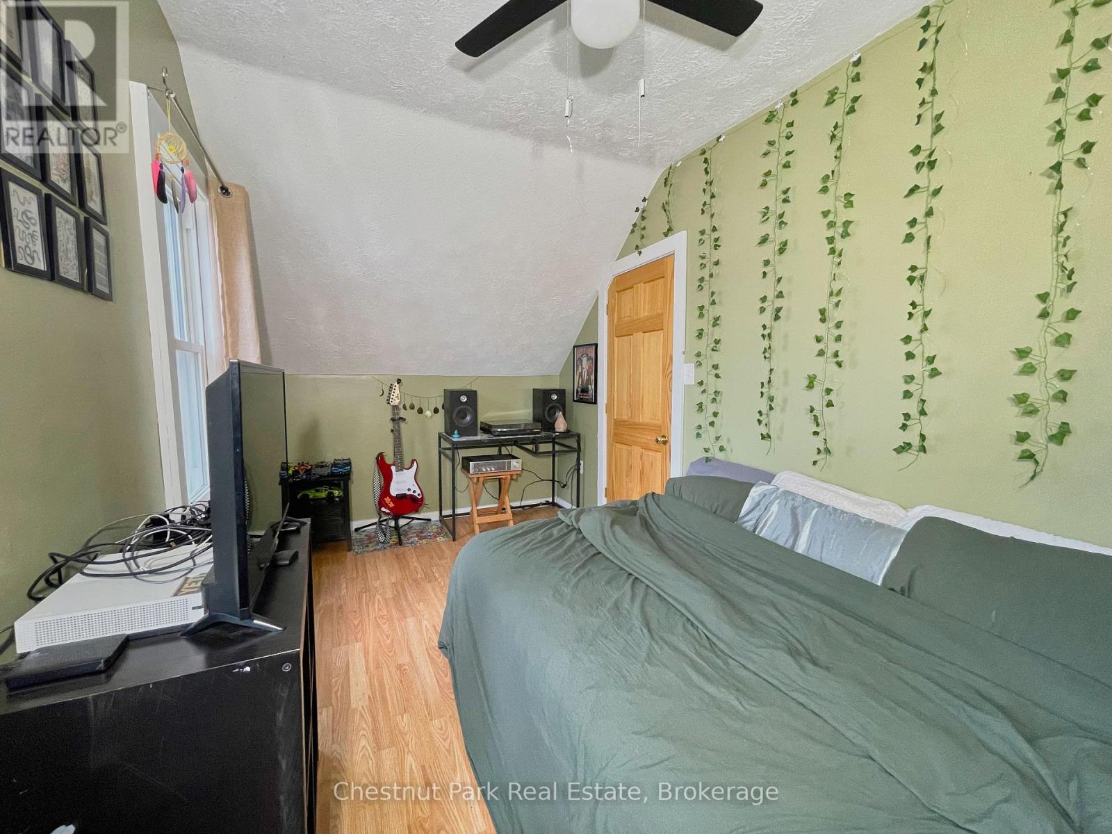 529 Claude Street, South Bruce Peninsula, Ontario  N0H 2T0 - Photo 10 - X13096338