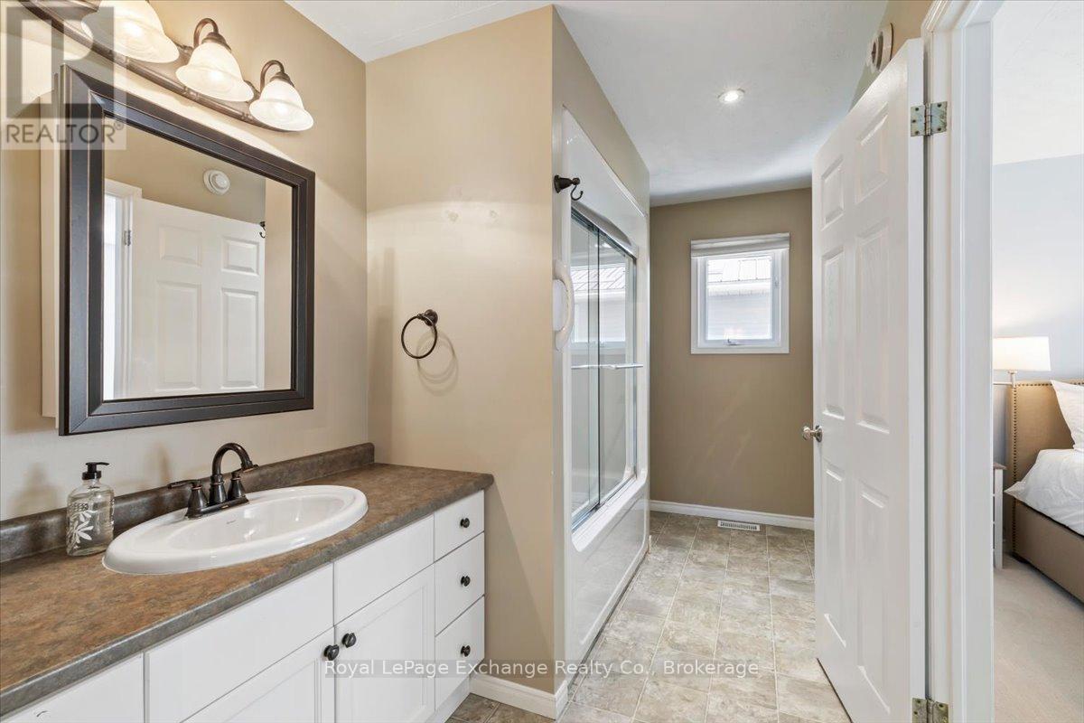 530 Lynden Crescent, Kincardine, Ontario  N2Z 3B1 - Photo 17 - X13096552