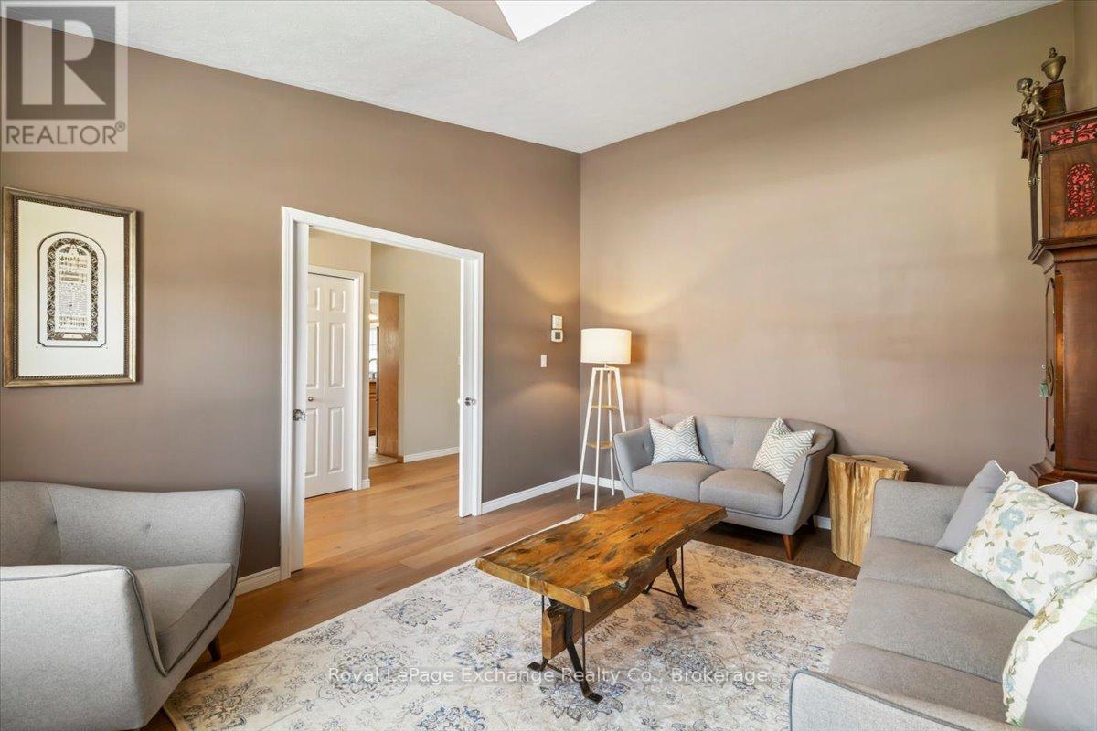 530 Lynden Crescent, Kincardine, Ontario  N2Z 3B1 - Photo 4 - X13096552
