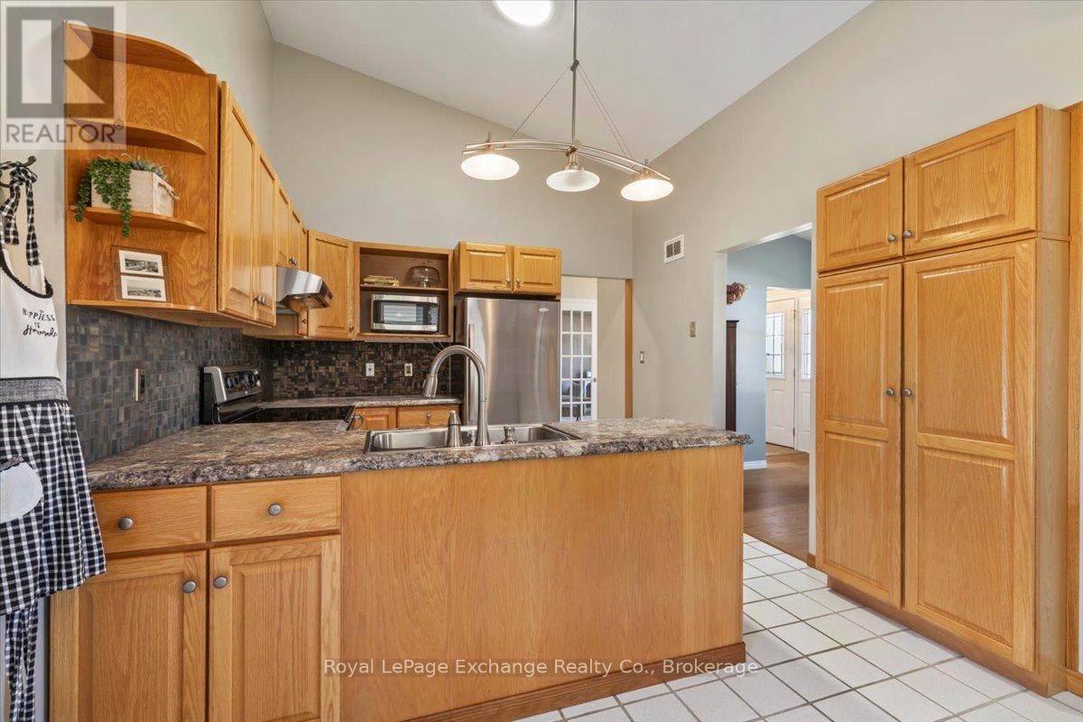 530 Lynden Crescent, Kincardine, Ontario  N2Z 3B1 - Photo 8 - X13096552