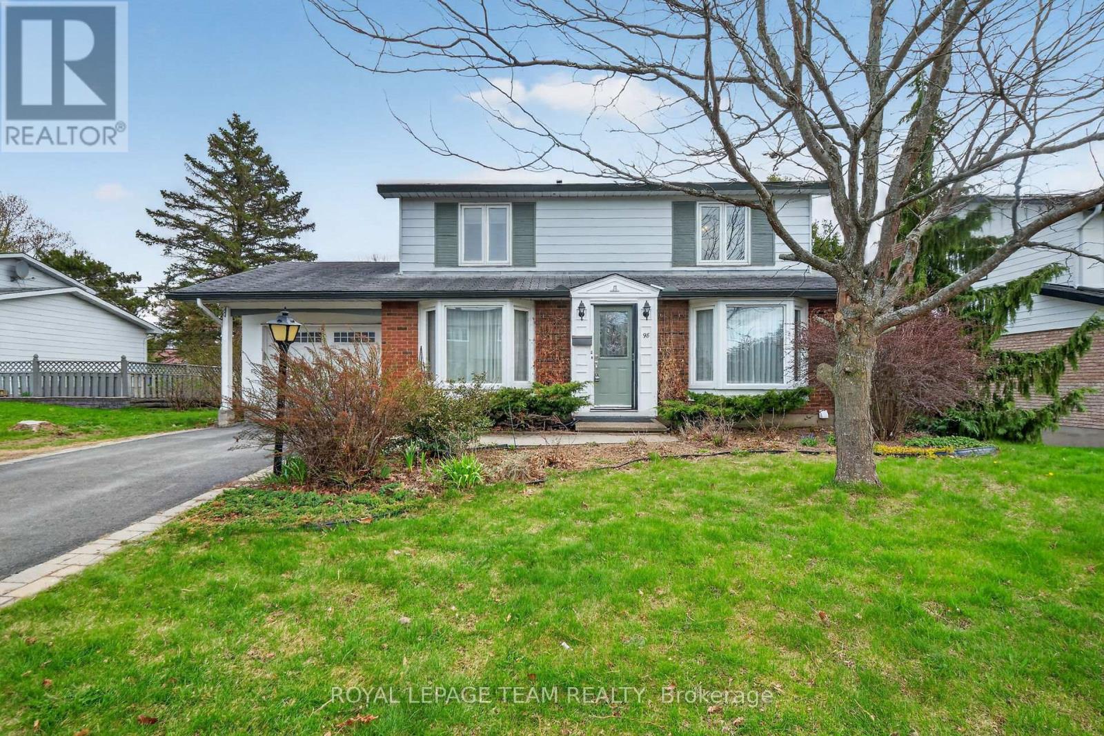 98 CANTER BOULEVARD, Ottawa, Ontario