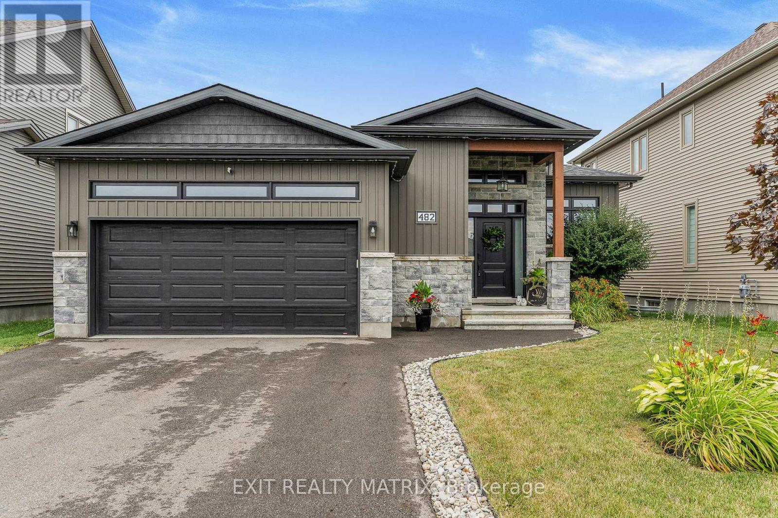 482 CENTRAL PARK BOULEVARD, Russell, Ontario