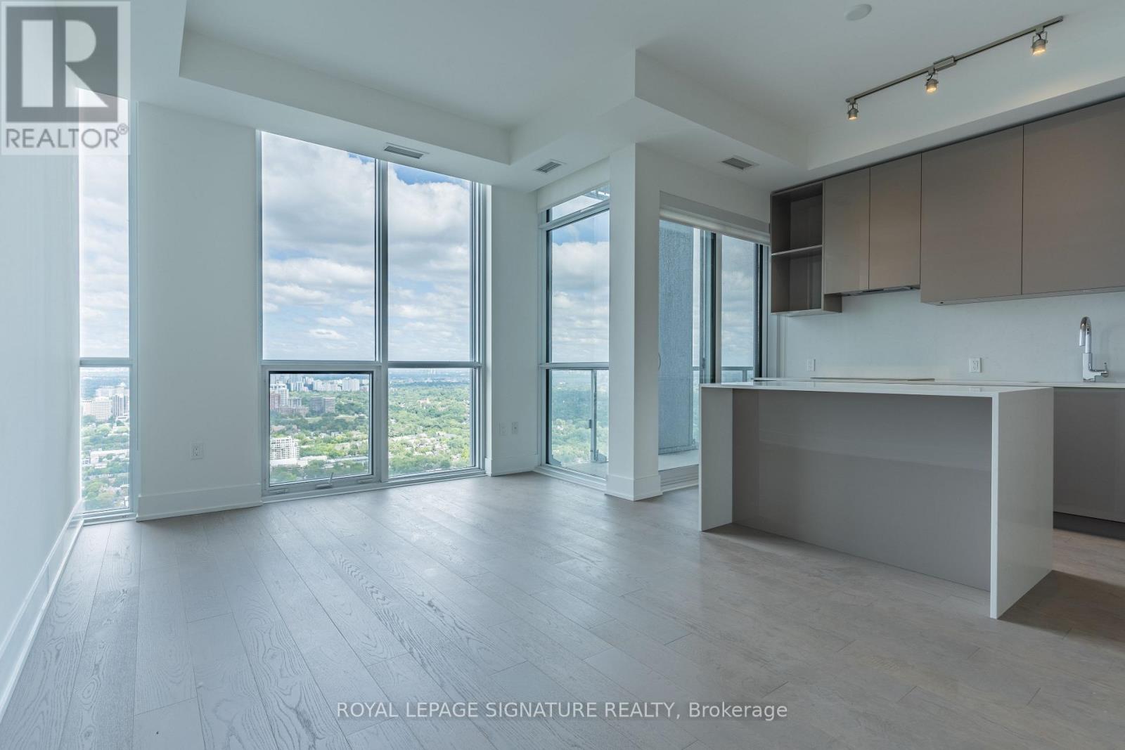 5606 - 1 YORKVILLE AVENUE, Toronto, Ontario