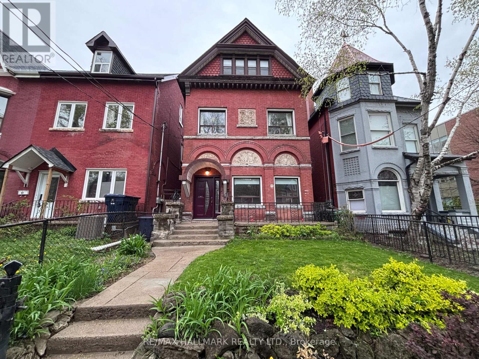 3RD FL - 55 BRUNSWICK AVE   3RD AVENUE, Toronto, Ontario