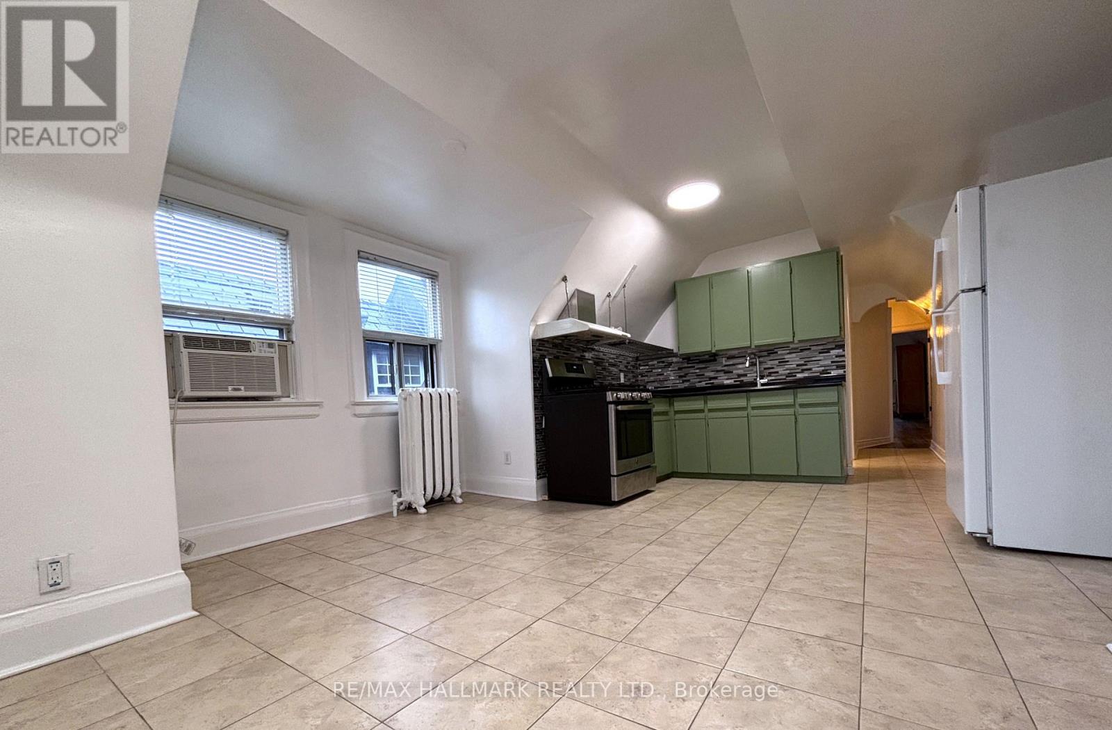 3rd Fl - 55 Brunswick Ave   3rd Avenue, Toronto, Ontario  M5S 2L8 - Photo 3 - C13096402