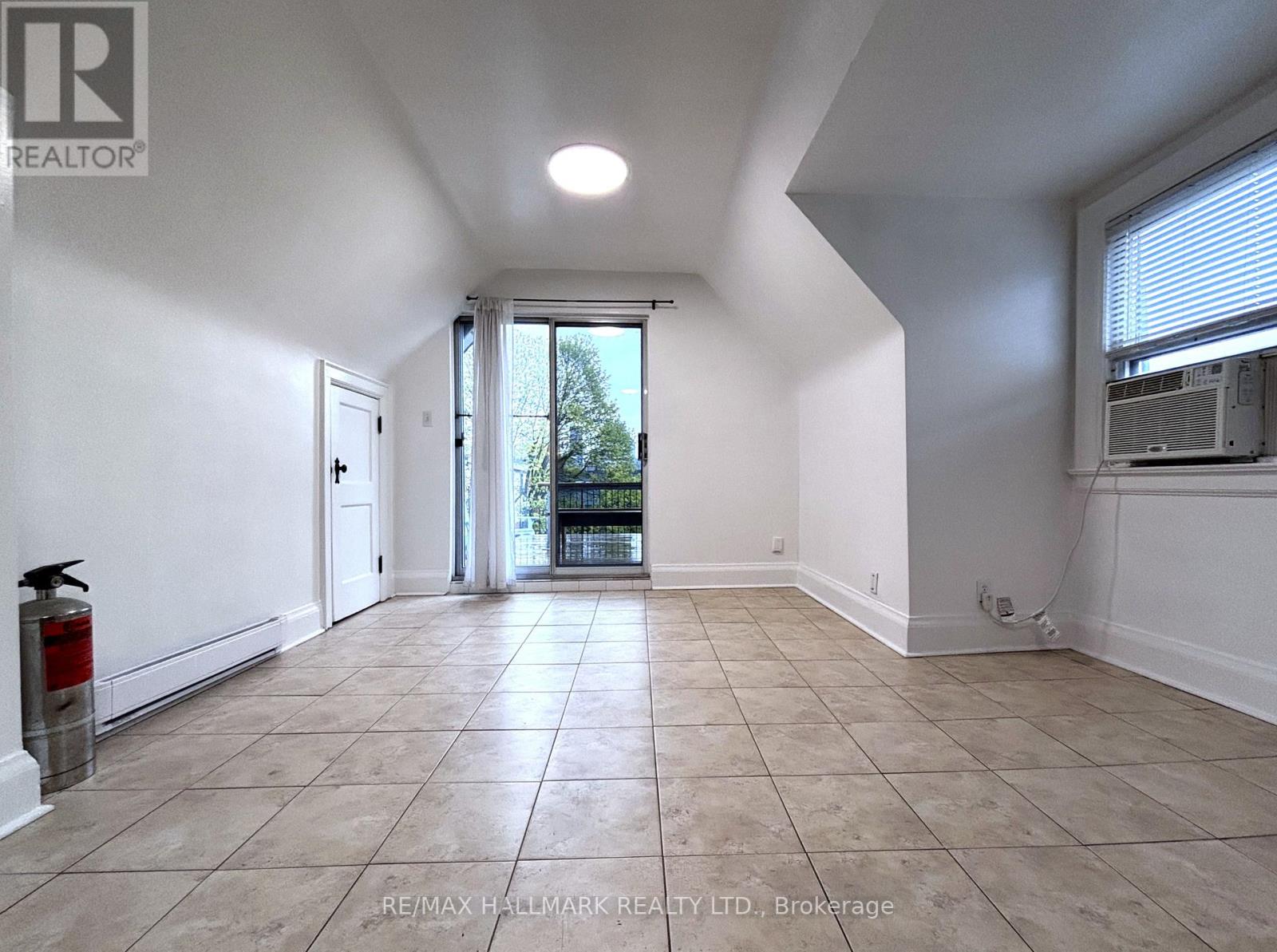 3rd Fl - 55 Brunswick Ave   3rd Avenue, Toronto, Ontario  M5S 2L8 - Photo 4 - C13096402