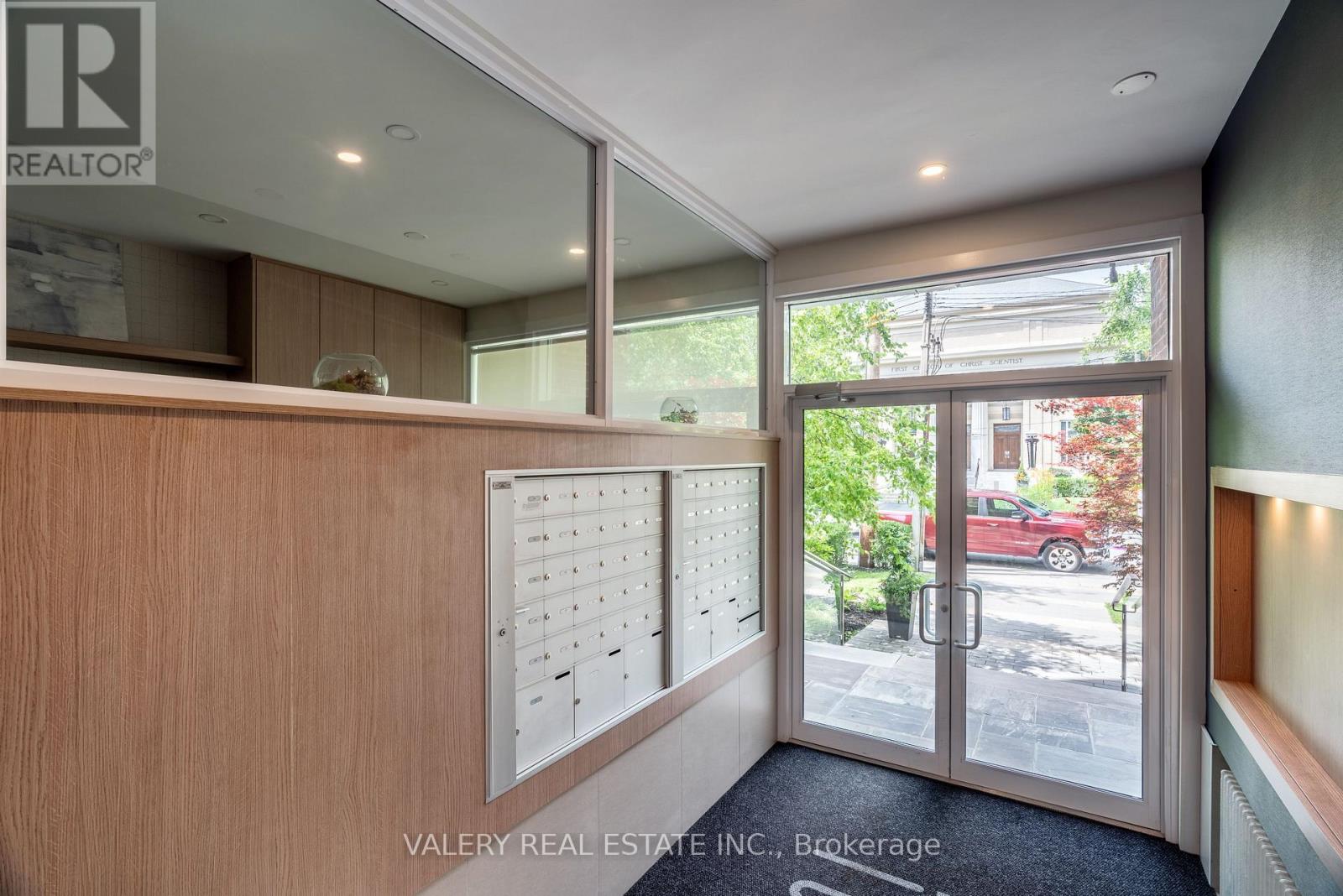 608 - 161 St. George Street, Toronto, Ontario  M5R 2M3 - Photo 2 - C13096452