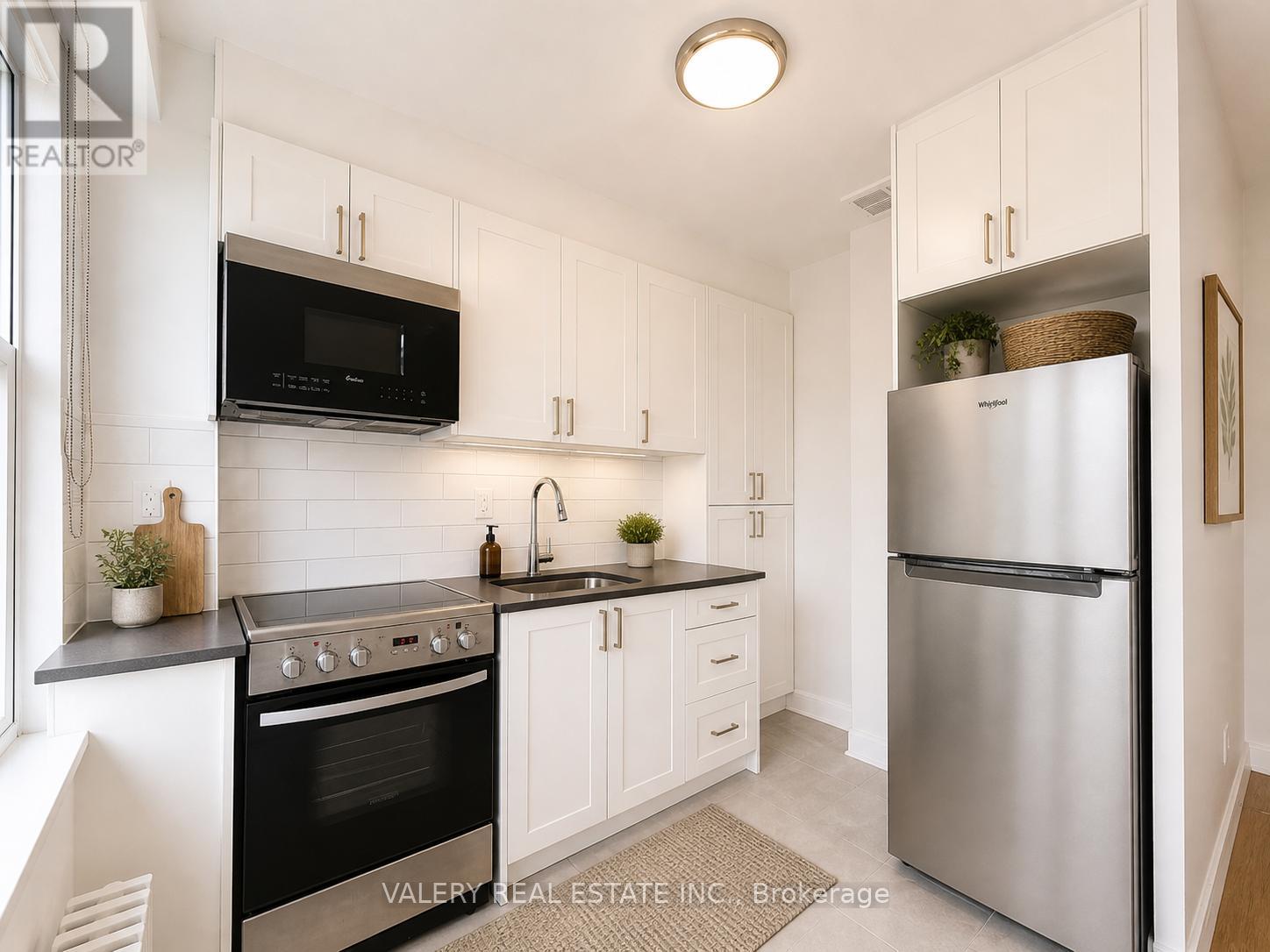 608 - 161 St. George Street, Toronto, Ontario  M5R 2M3 - Photo 3 - C13096452