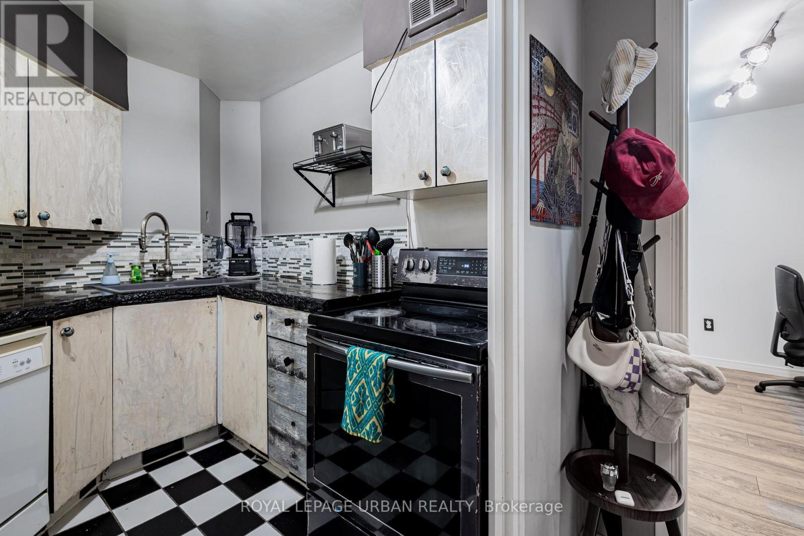 505 - 25 Maitland Street, Toronto, Ontario  M4Y 2W1 - Photo 12 - C13096578